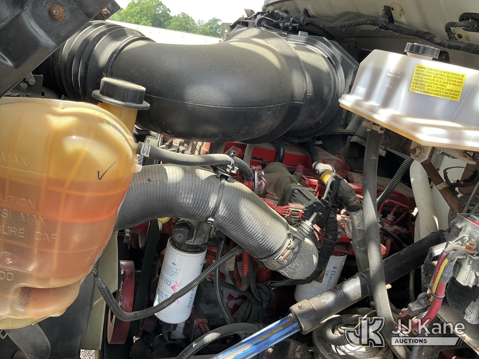 (Texarkana, AR) HiRanger XT55, Over-Center Bucket Truck mounted behind cab on 2009 Ford F750 Chipper