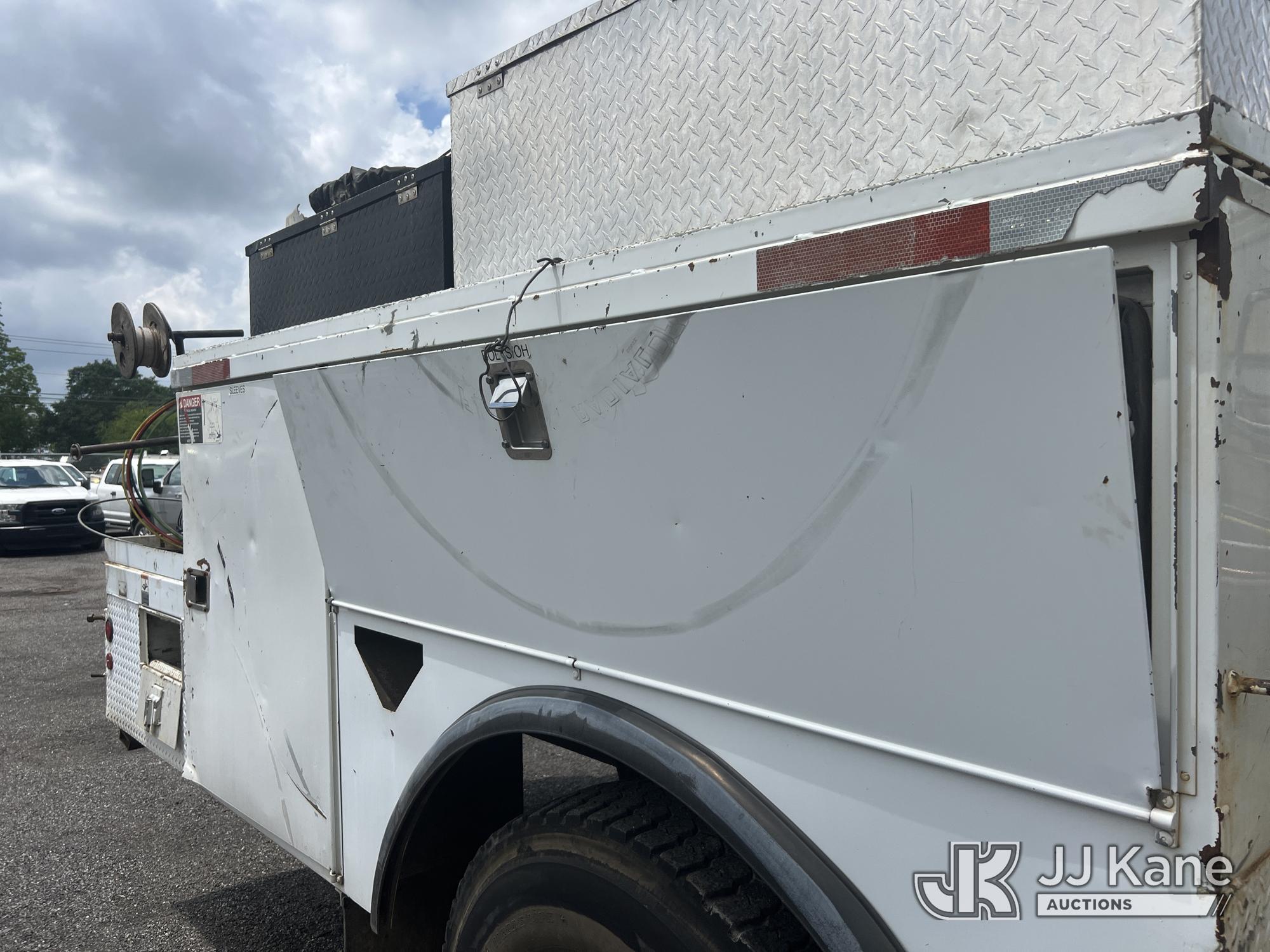 (Albertville, AL) Altec ALB-50M, Telescopic Material Handling Bucket Truck mounted behind cab on 201