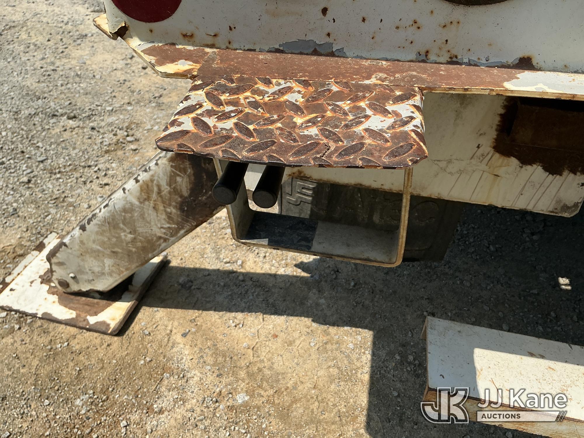 (Columbia, SC) Altec DM47-TR, Digger Derrick rear mounted on 2007 International 7300 4x4 Utility Tru