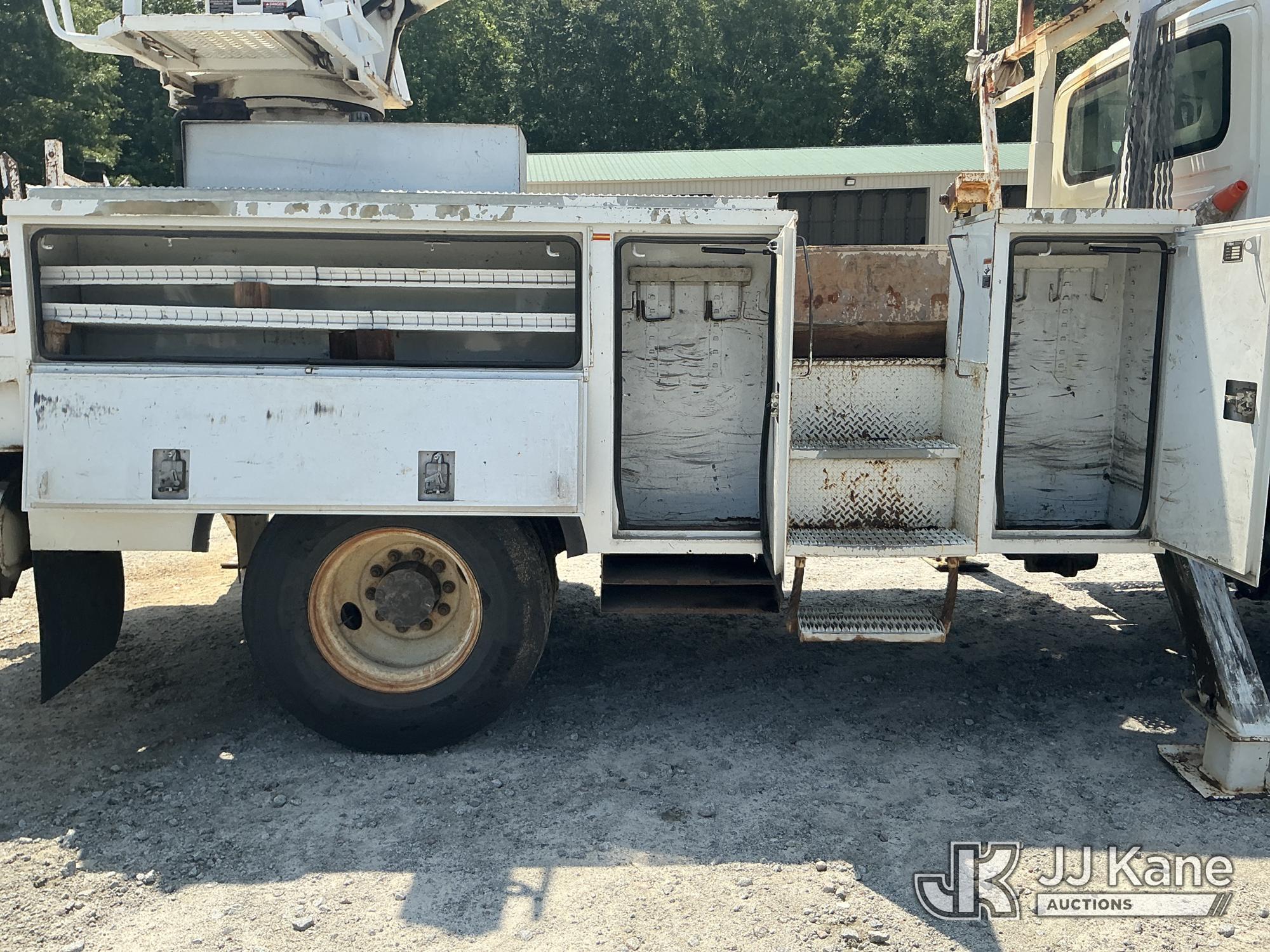 (Columbia, SC) Altec DM47-TR, Digger Derrick rear mounted on 2007 International 7300 4x4 Utility Tru