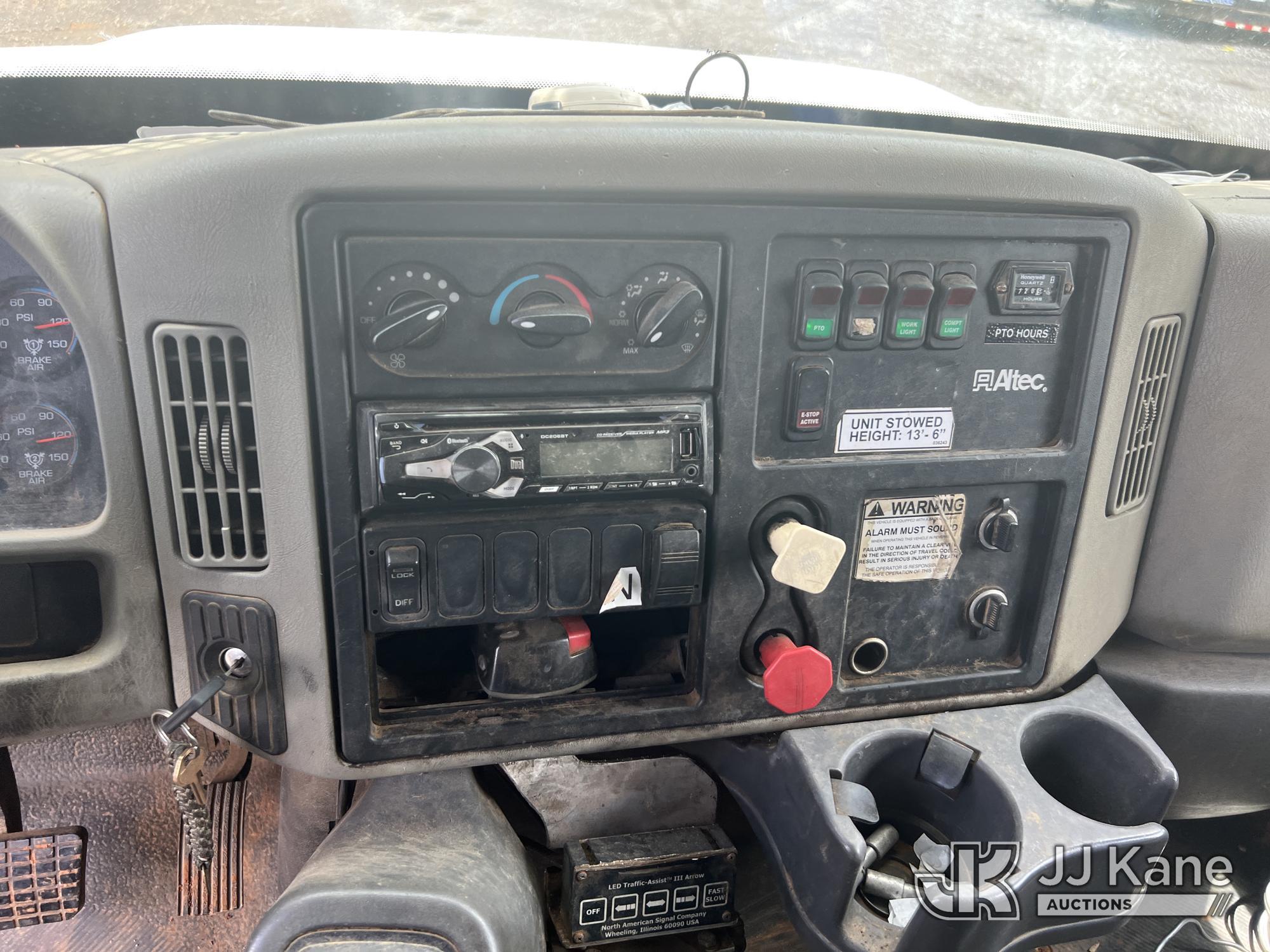 (Albertville, AL) Altec ALB-50M, Telescopic Material Handling Bucket Truck mounted behind cab on 201