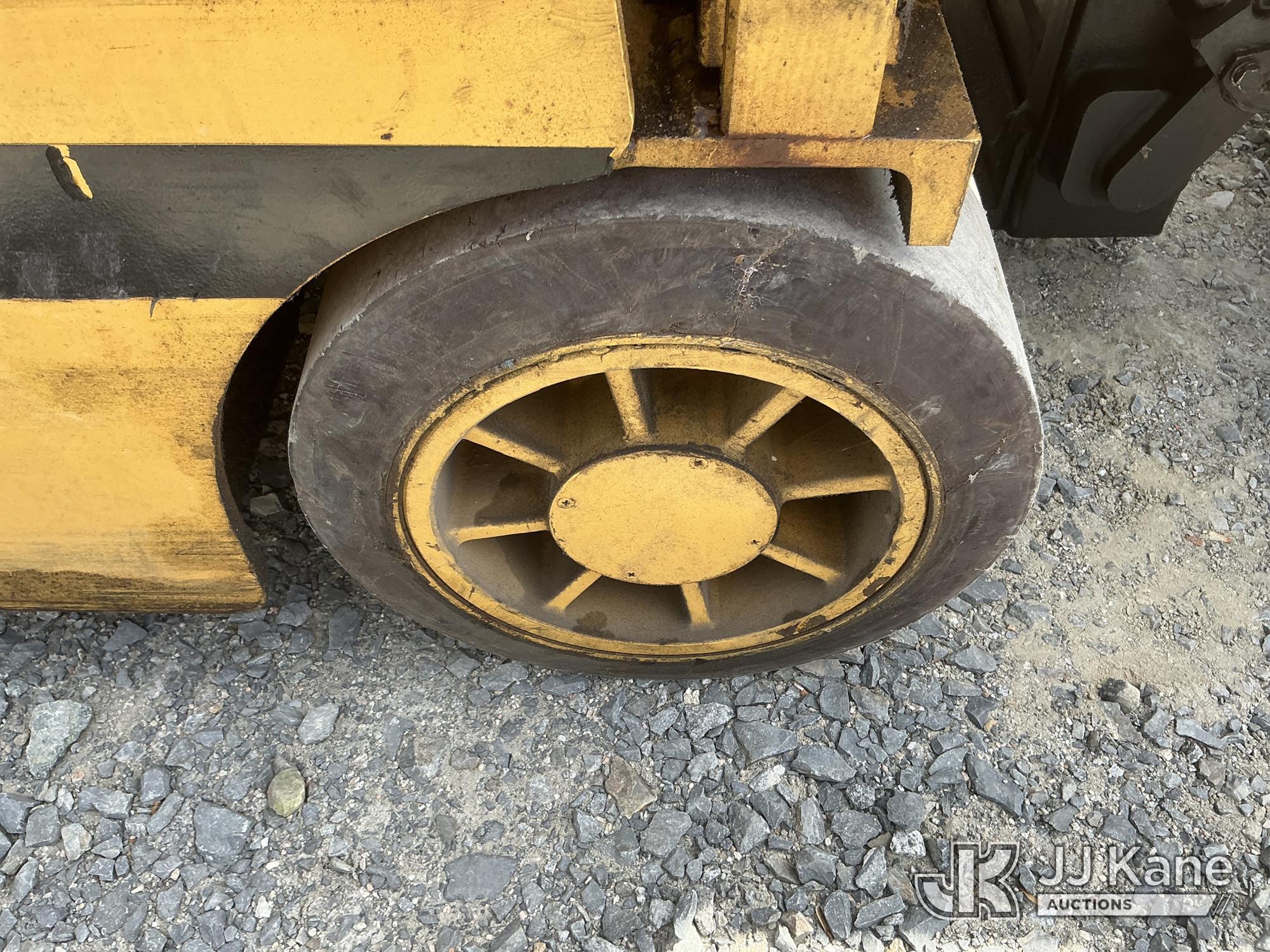 (China Grove, NC) 1995 Drexel SLT30, 3,000# Solid Tired Forklift Duke Unit) (Moves & Operates) (Hour