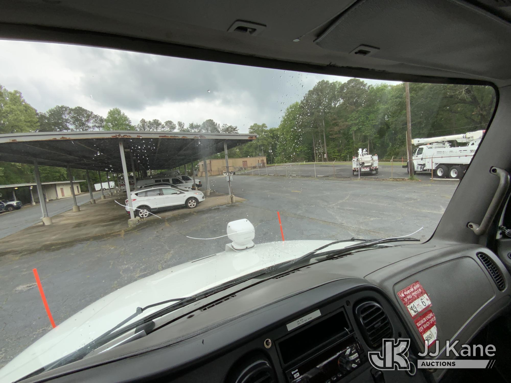 (Graysville, AL) Altec AM855-MH, Over-Center Material Handling Bucket Truck rear mounted on 2015 Fre
