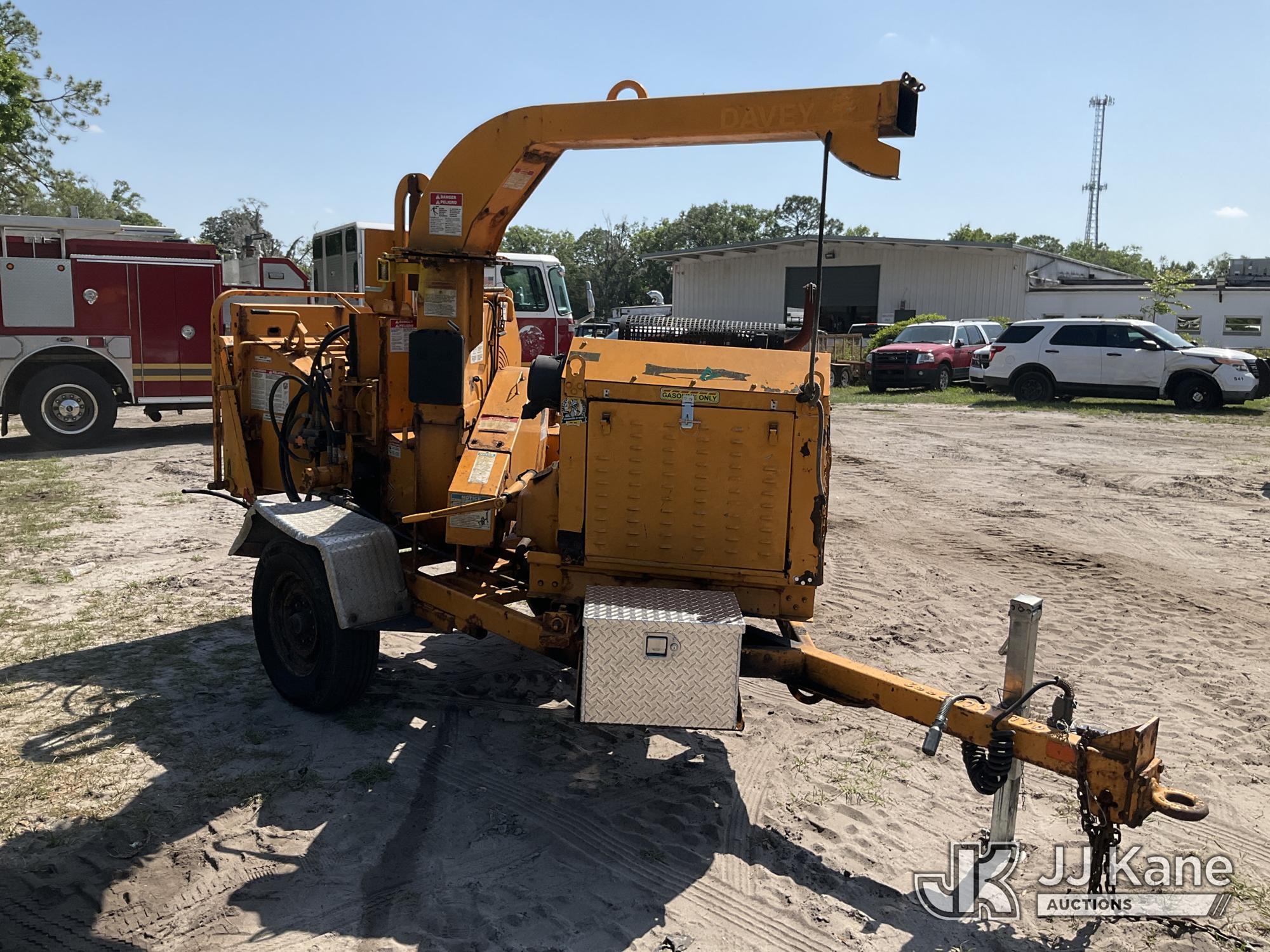 (Ocala, FL) 2018 Bandit 200UC Chipper (12in Disc), trailer mtd. Runs) (Towable, Rust/Body Damage