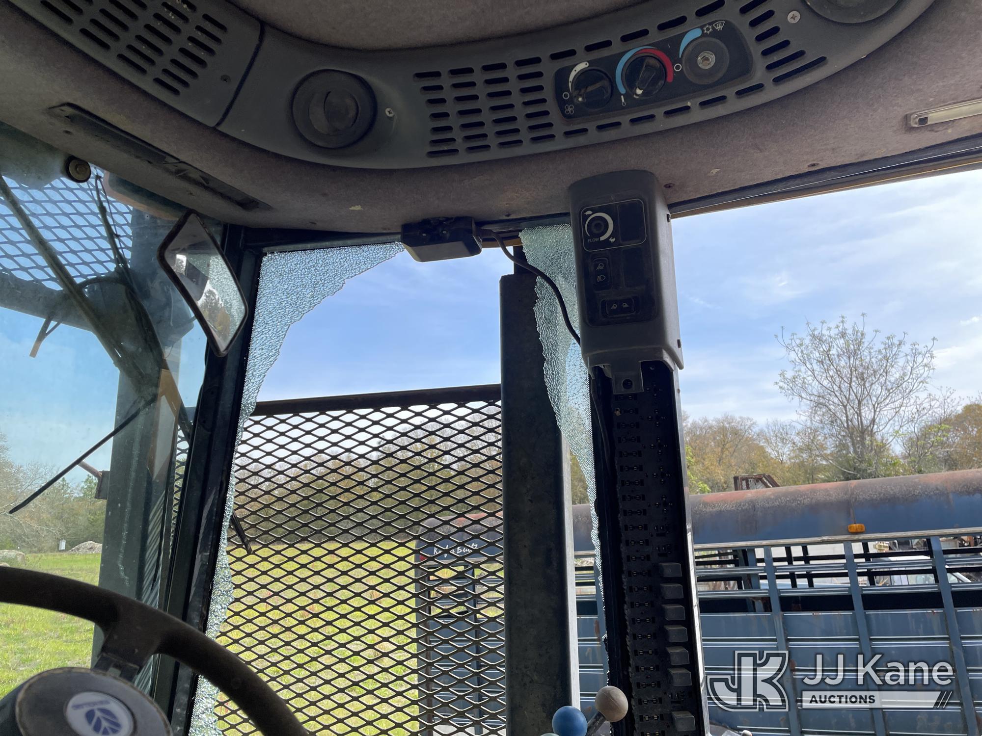 (Defuniak Springs, FL) 2014 New Holland TV6070 4x4 Utility Tractor, (Utility Owned) Not Running, Con