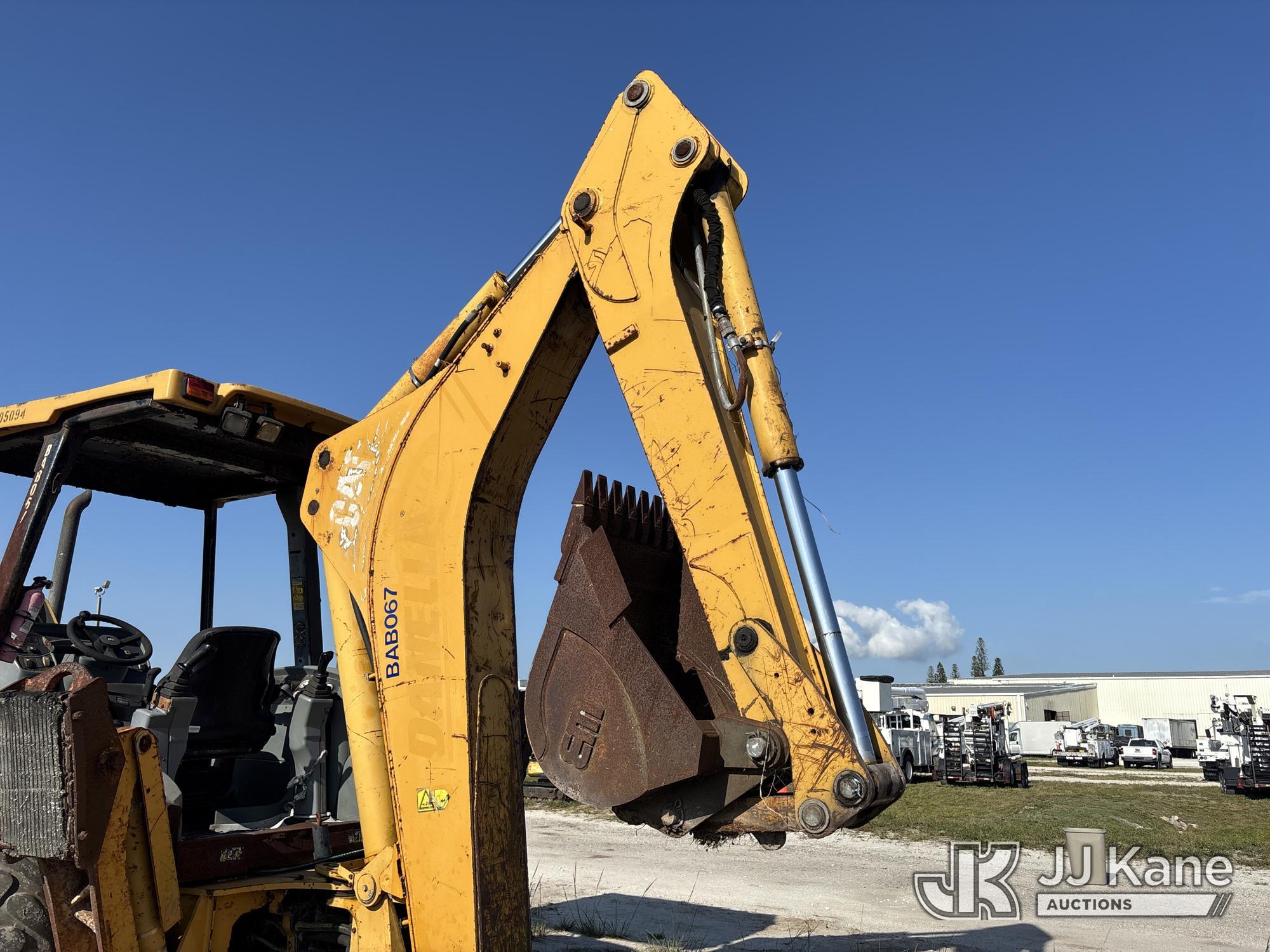(Westlake, FL) 2005 Cat 430D Tractor Loader Backhoe Runs, Moves, & Operates) (Body & Paint Damage, I