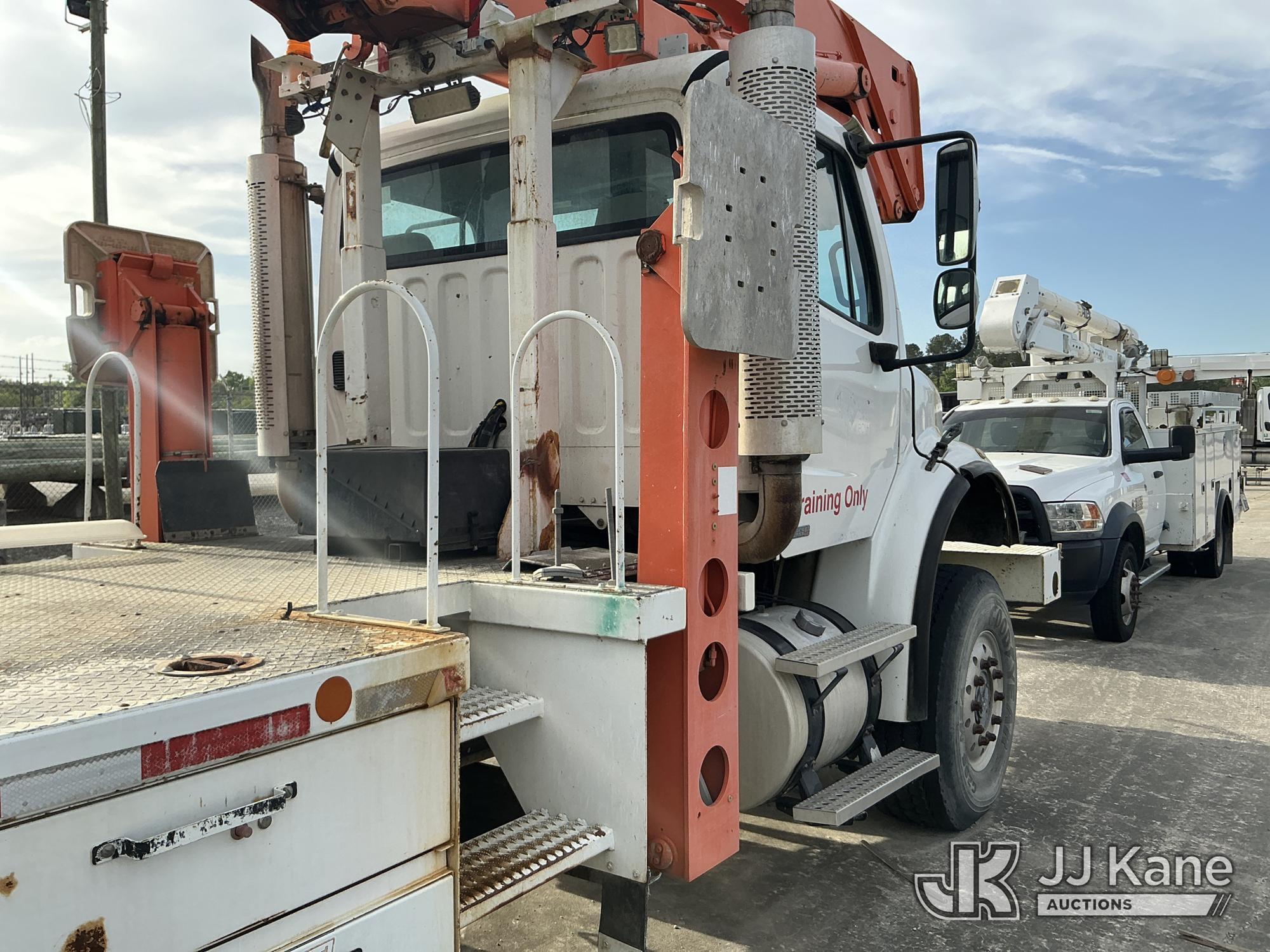 (Moncks Corner, SC) Altec AH100, Articulating & Telescopic Material Handling Bucket Truck rear mount