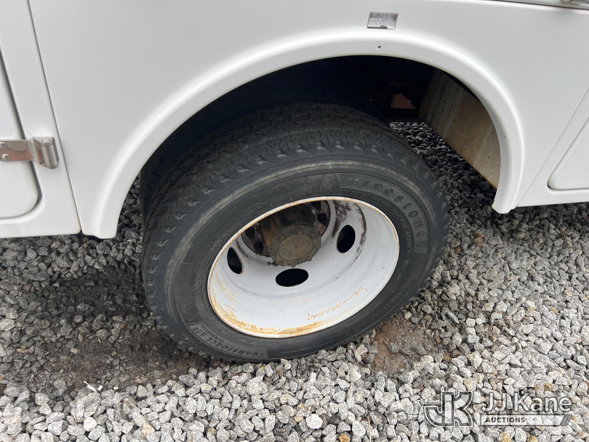 (Villa Rica, GA) Altec AT200-A, Telescopic Non-Insulated Bucket Truck mounted behind cab on 2012 For