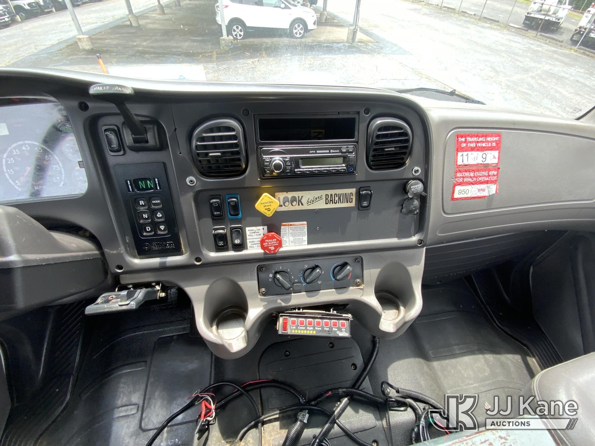 (Graysville, AL) Altec AM855, Over-Center Material Handling Bucket Truck rear mounted on 2015 Freigh