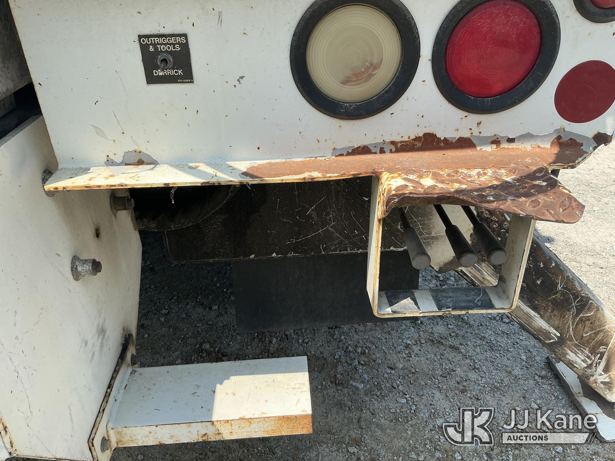 (Columbia, SC) Altec DM47-TR, Digger Derrick rear mounted on 2007 International 7300 4x4 Utility Tru
