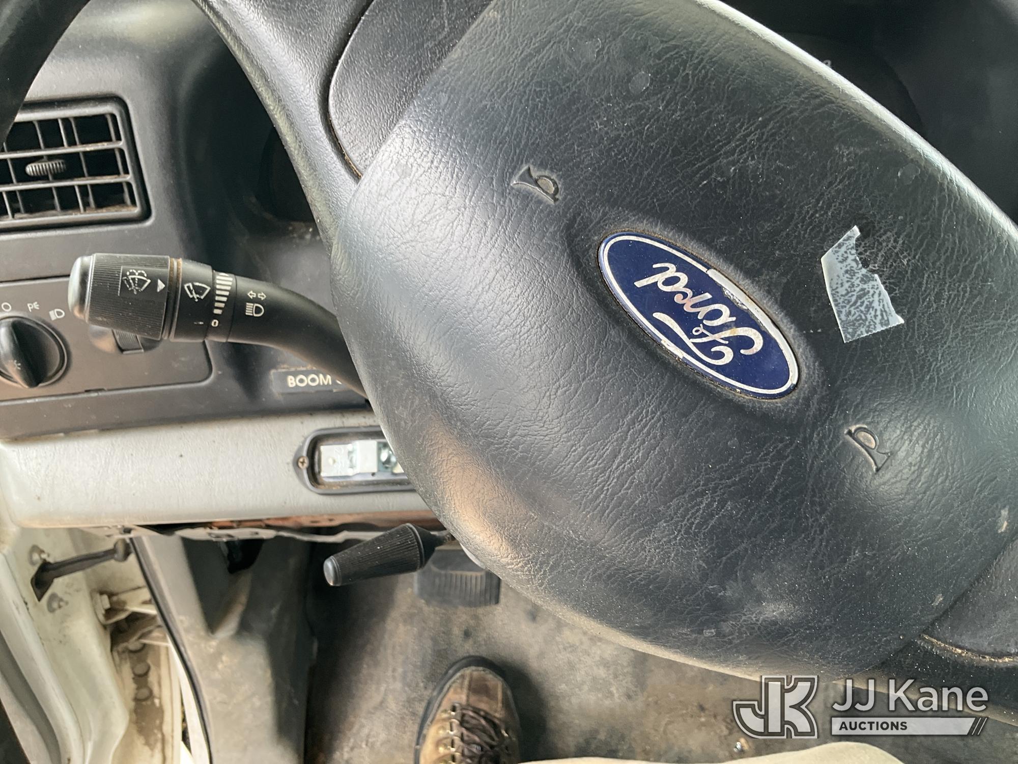 (Texarkana, AR) HiRanger XT55, Over-Center Bucket Truck mounted behind cab on 2009 Ford F750 Chipper