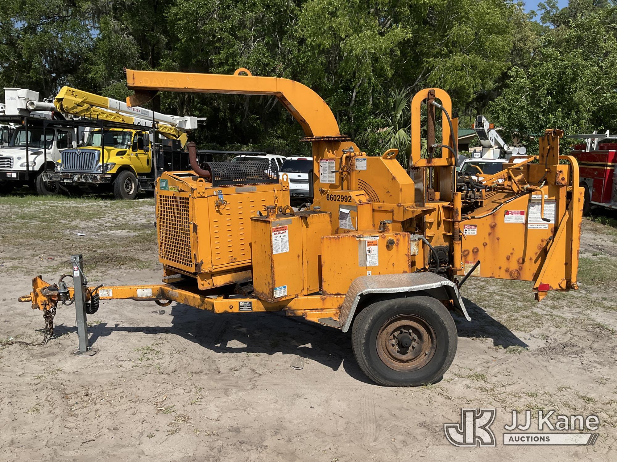 (Ocala, FL) 2018 Bandit 200UC Chipper (12in Disc), trailer mtd. Runs) (Towable, Rust/Body Damage