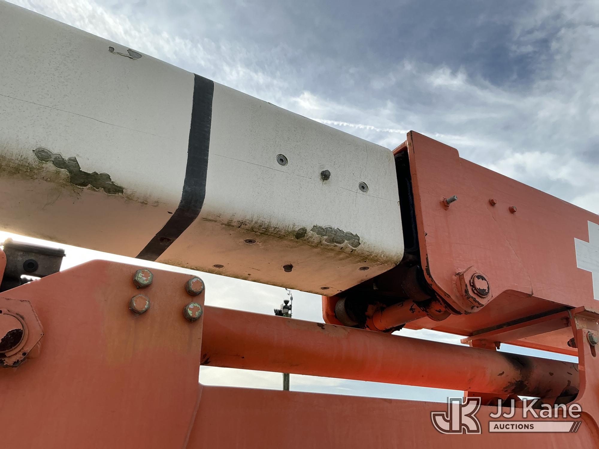 (Moncks Corner, SC) Altec AH100, Articulating & Telescopic Material Handling Bucket Truck rear mount