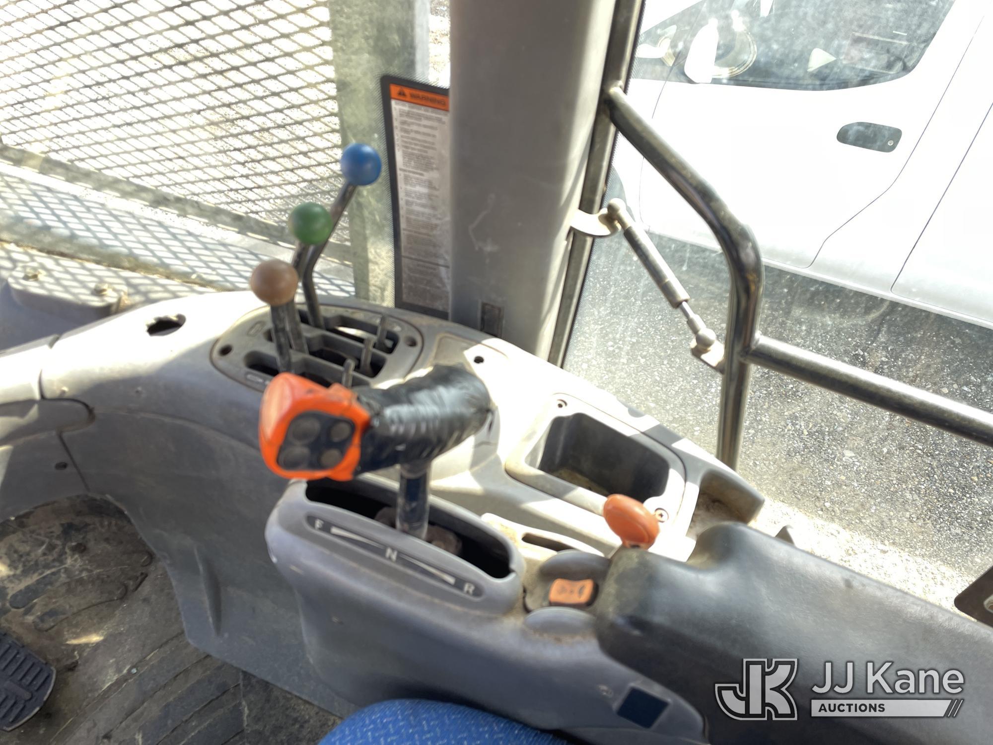 (Defuniak Springs, FL) 2014 New Holland TV6070 4x4 Utility Tractor, (Utility Owned) Runs & Operates,