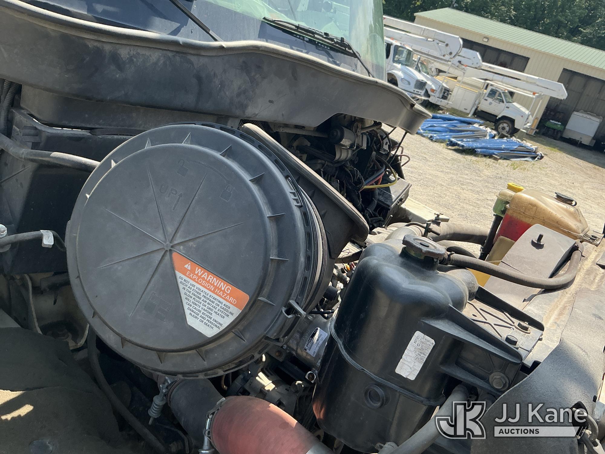 (Columbia, SC) Altec DM47-TR, Digger Derrick rear mounted on 2007 International 7300 4x4 Utility Tru