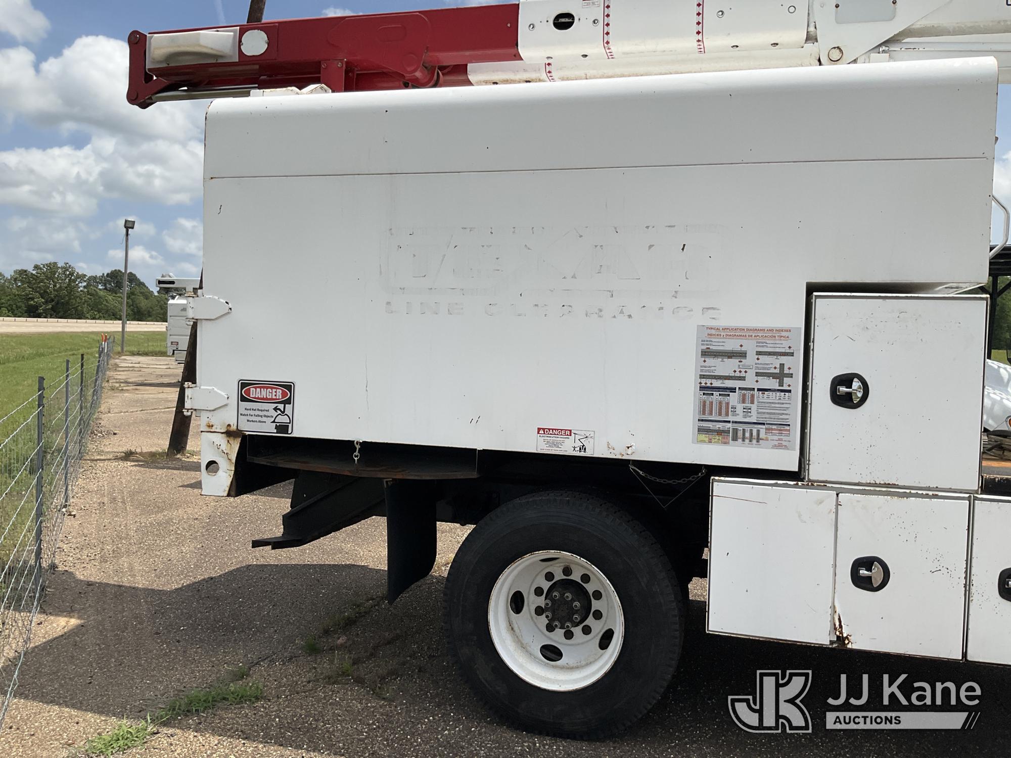 (Texarkana, AR) HiRanger XT55, Over-Center Bucket Truck mounted behind cab on 2009 Ford F750 Chipper