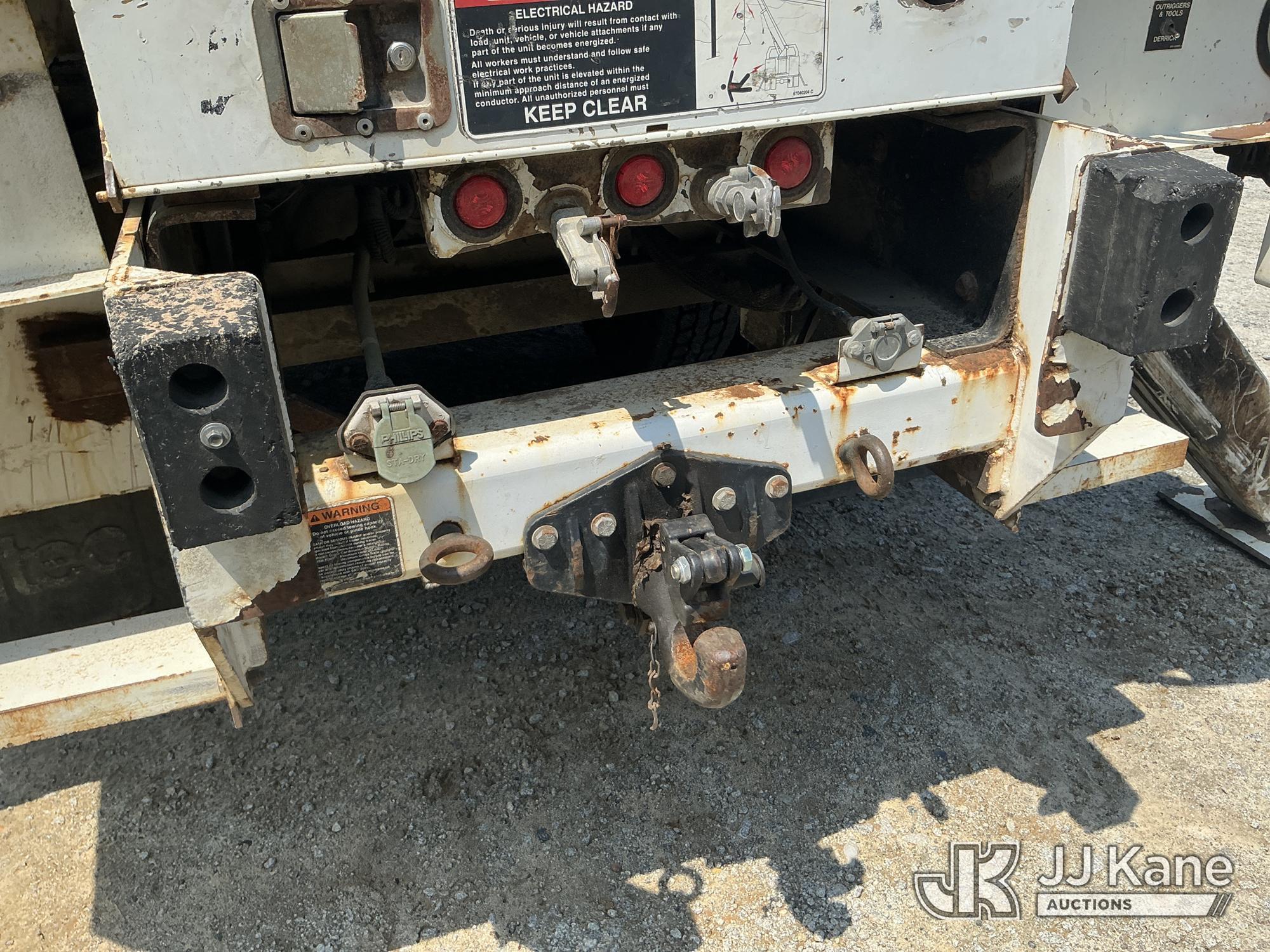 (Columbia, SC) Altec DM47-TR, Digger Derrick rear mounted on 2007 International 7300 4x4 Utility Tru