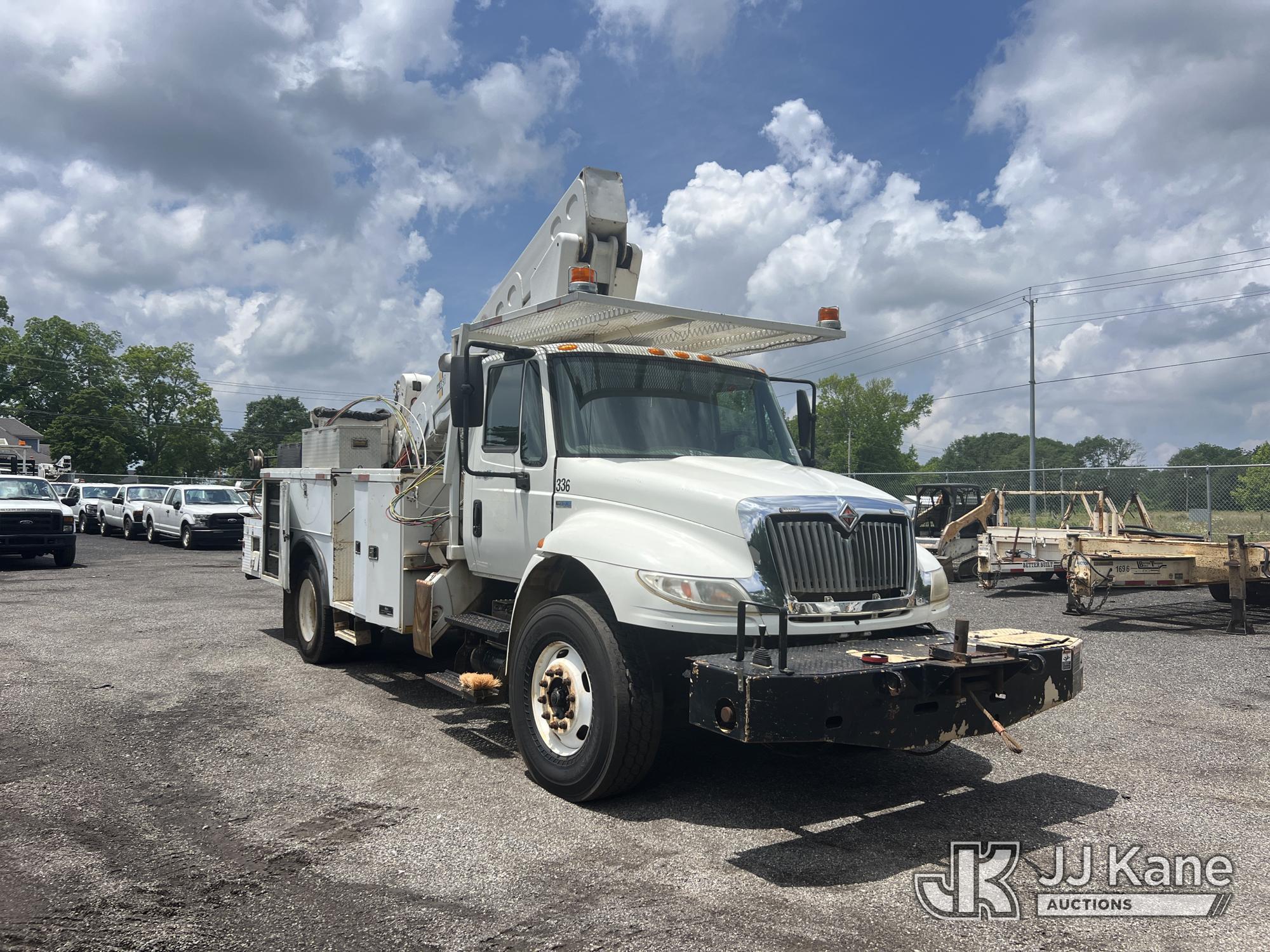 (Albertville, AL) Altec ALB-50M, Telescopic Material Handling Bucket Truck mounted behind cab on 201