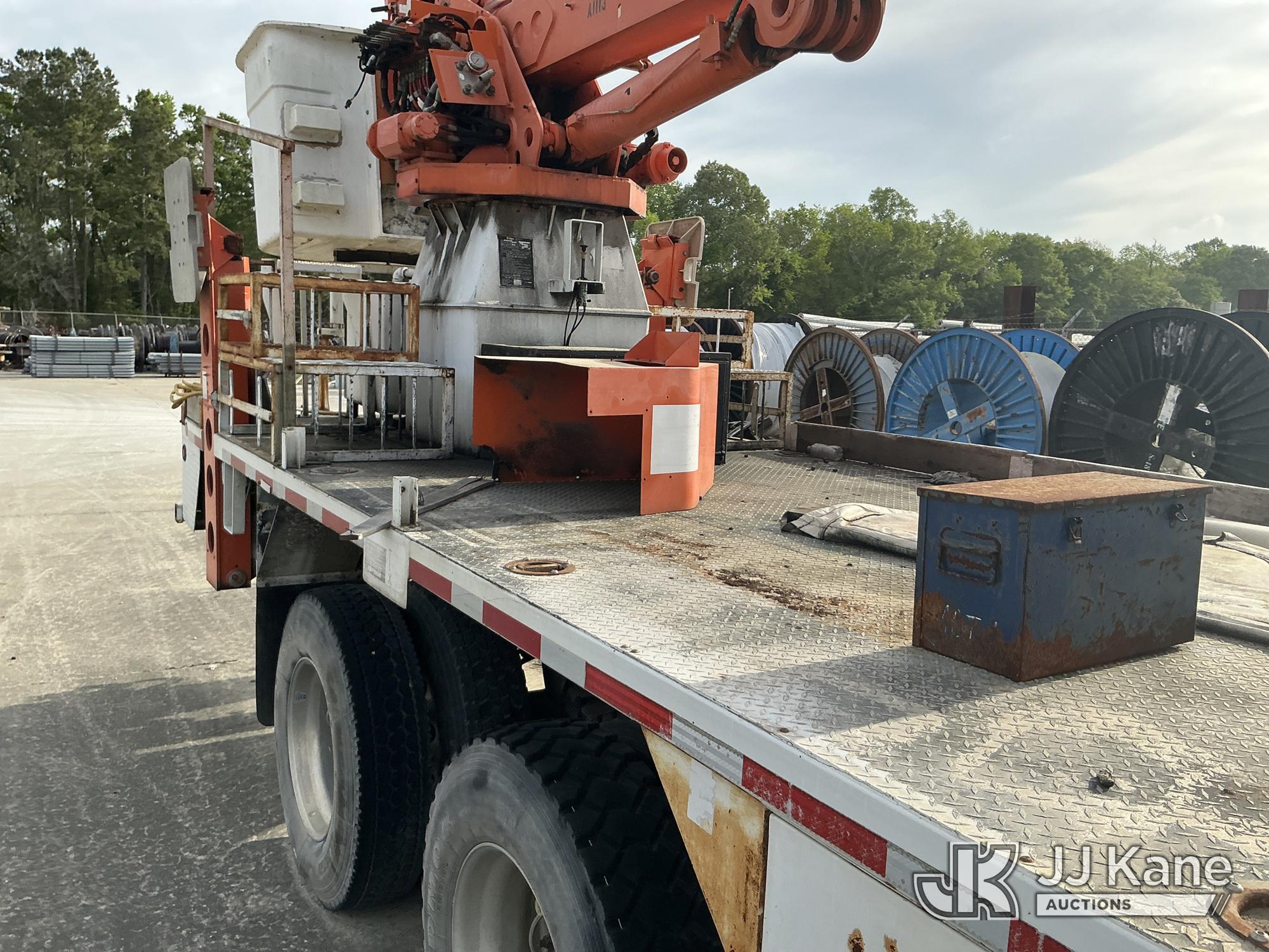 (Moncks Corner, SC) Altec AH100, Articulating & Telescopic Material Handling Bucket Truck rear mount