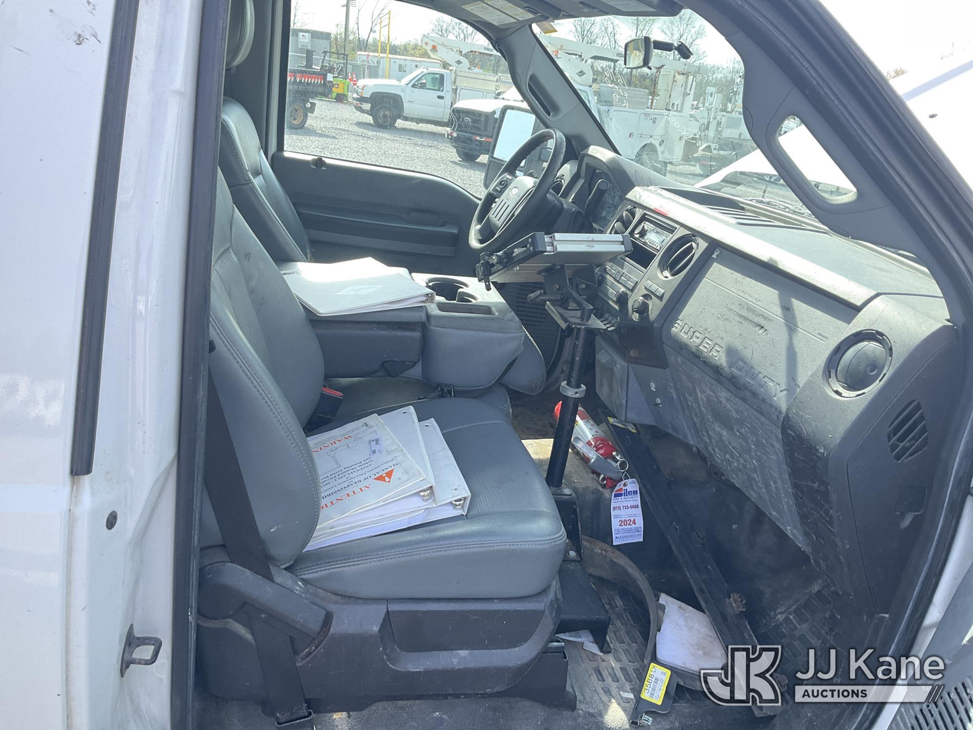 (Verona, KY) Versalift TEL29NE, Telescopic Non-Insulated Bucket Truck mounted behind cab on 2011 For