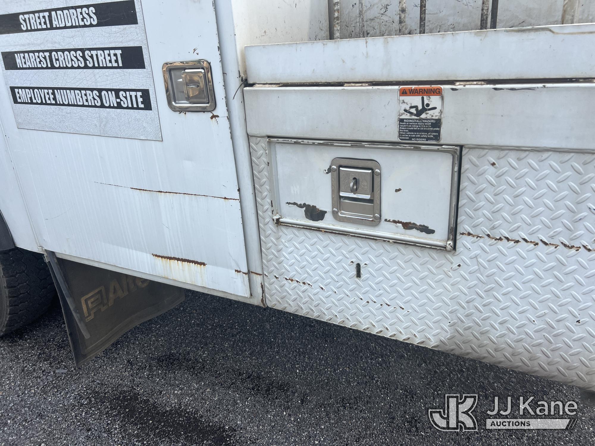 (Albertville, AL) Altec ALB-50M, Telescopic Material Handling Bucket Truck mounted behind cab on 201