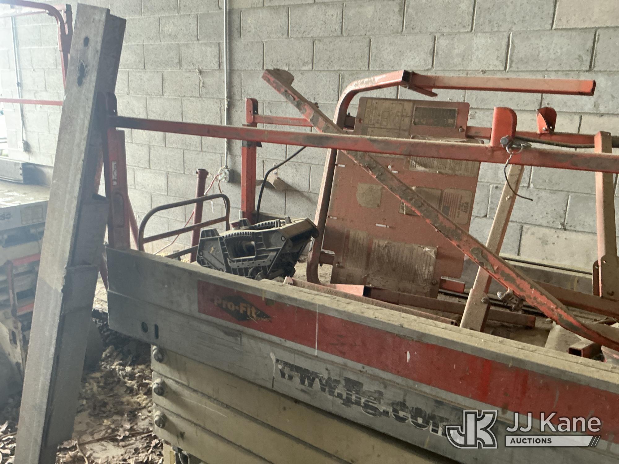 (Aiken, SC) 2004 JLG 2630-ES Self-Propelled Scissor Lift, (Being Sold with Additional 2004 JLG 2630-