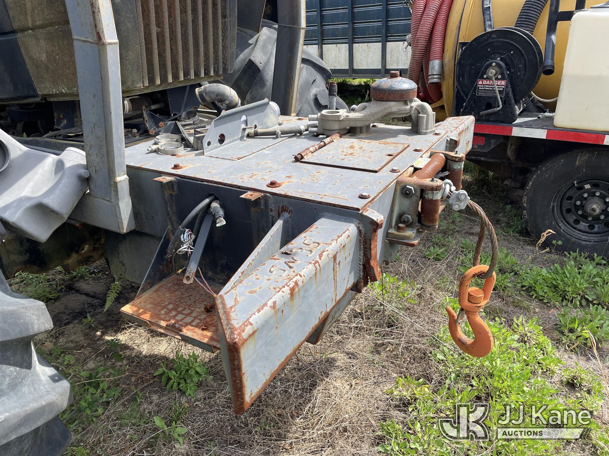 (Defuniak Springs, FL) 2014 New Holland TV6070 4x4 Utility Tractor, (Utility Owned) Not Running, Con