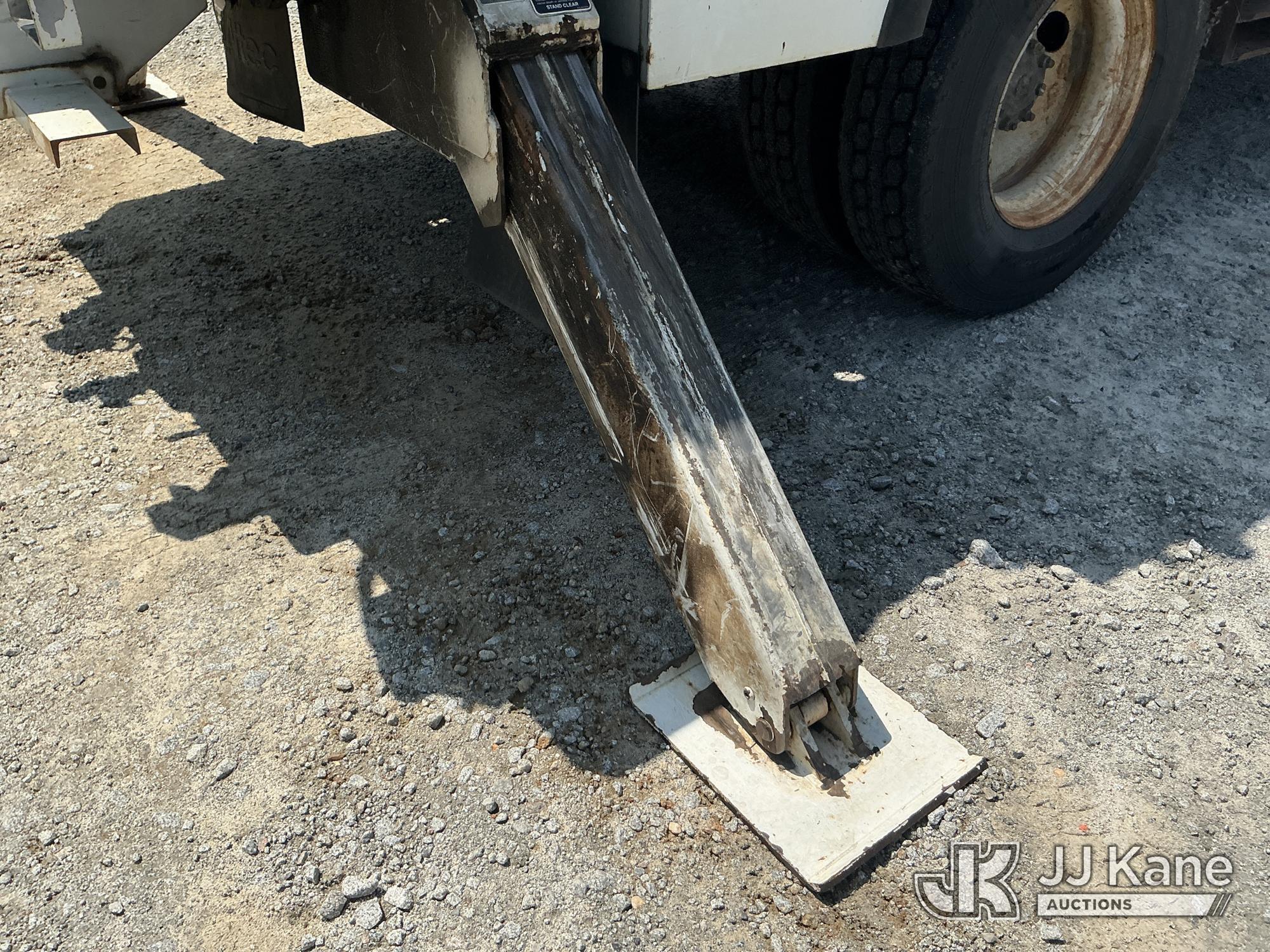 (Columbia, SC) Altec DM47-TR, Digger Derrick rear mounted on 2007 International 7300 4x4 Utility Tru