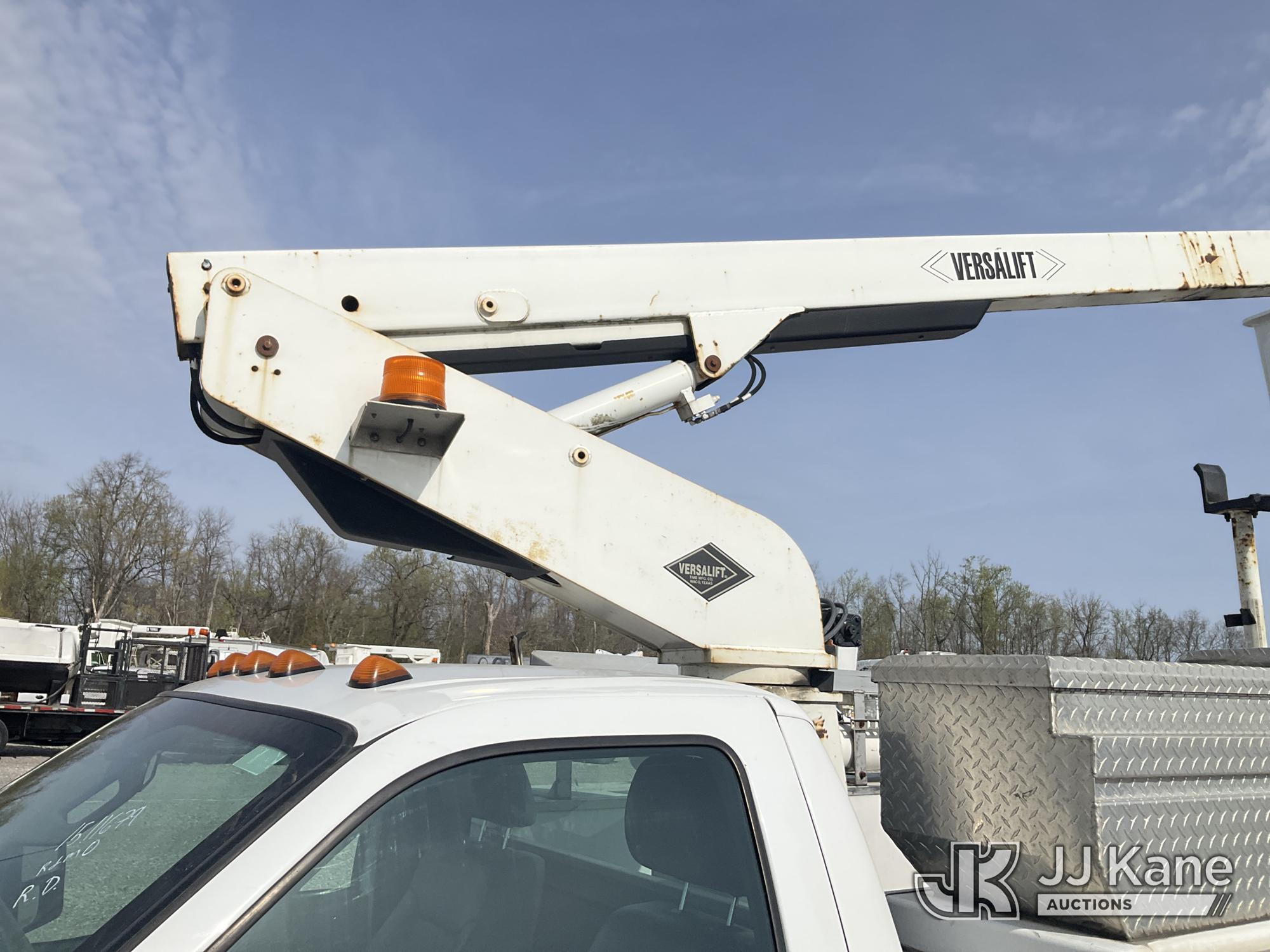 (Verona, KY) Versalift TEL29NE, Telescopic Non-Insulated Bucket Truck mounted behind cab on 2011 For