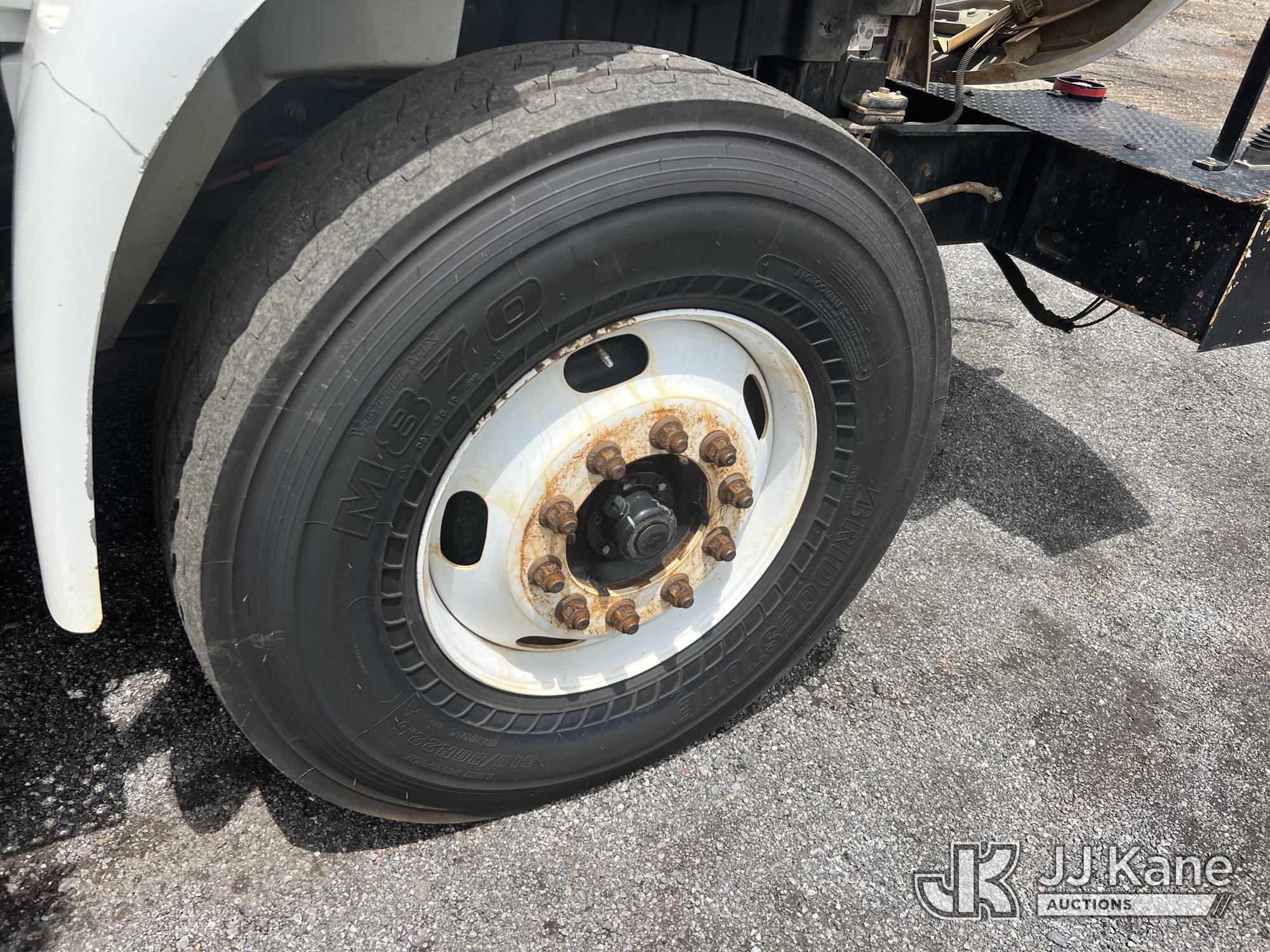 (Albertville, AL) Altec ALB-50M, Telescopic Material Handling Bucket Truck mounted behind cab on 201