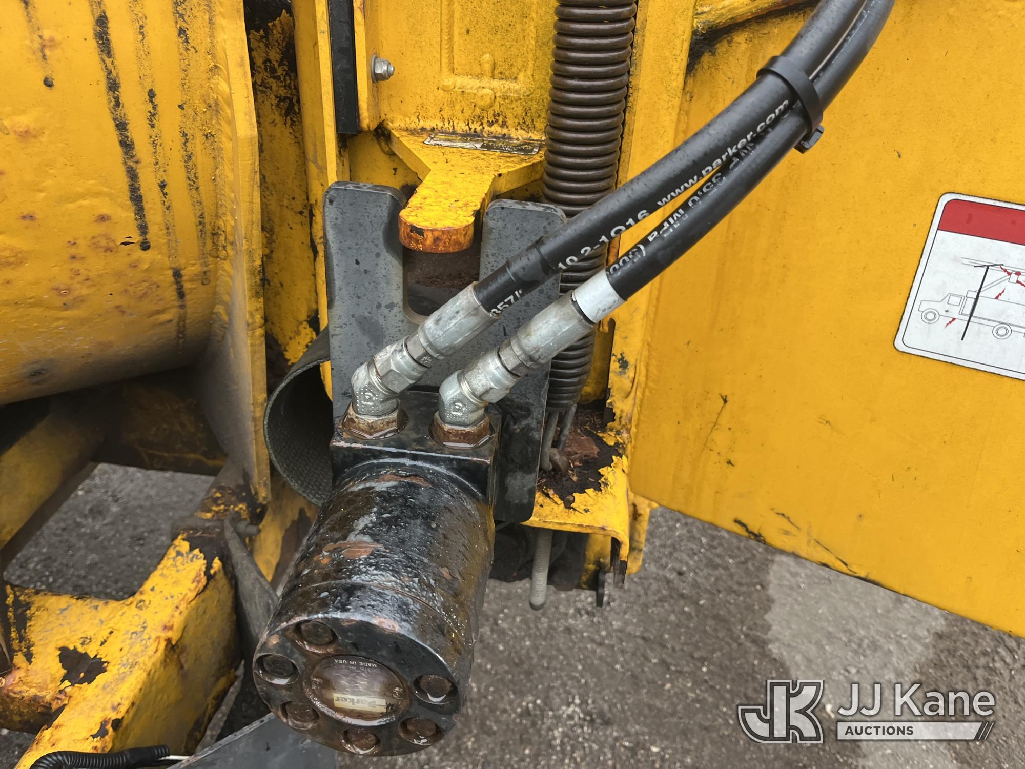 (Tampa, FL) 2016 Altec DC1317 Chipper (13in Disc) Not Running, Condition Unknown) (Body Damage, Rust