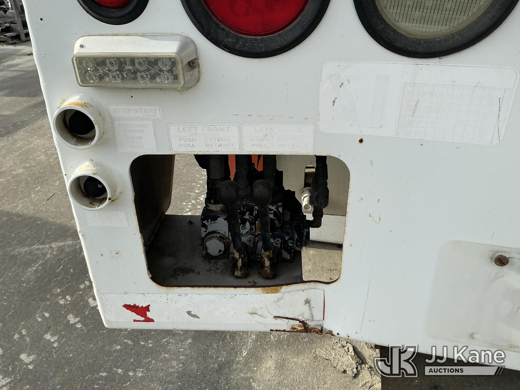(Moncks Corner, SC) Altec AH100, Articulating & Telescopic Material Handling Bucket Truck rear mount