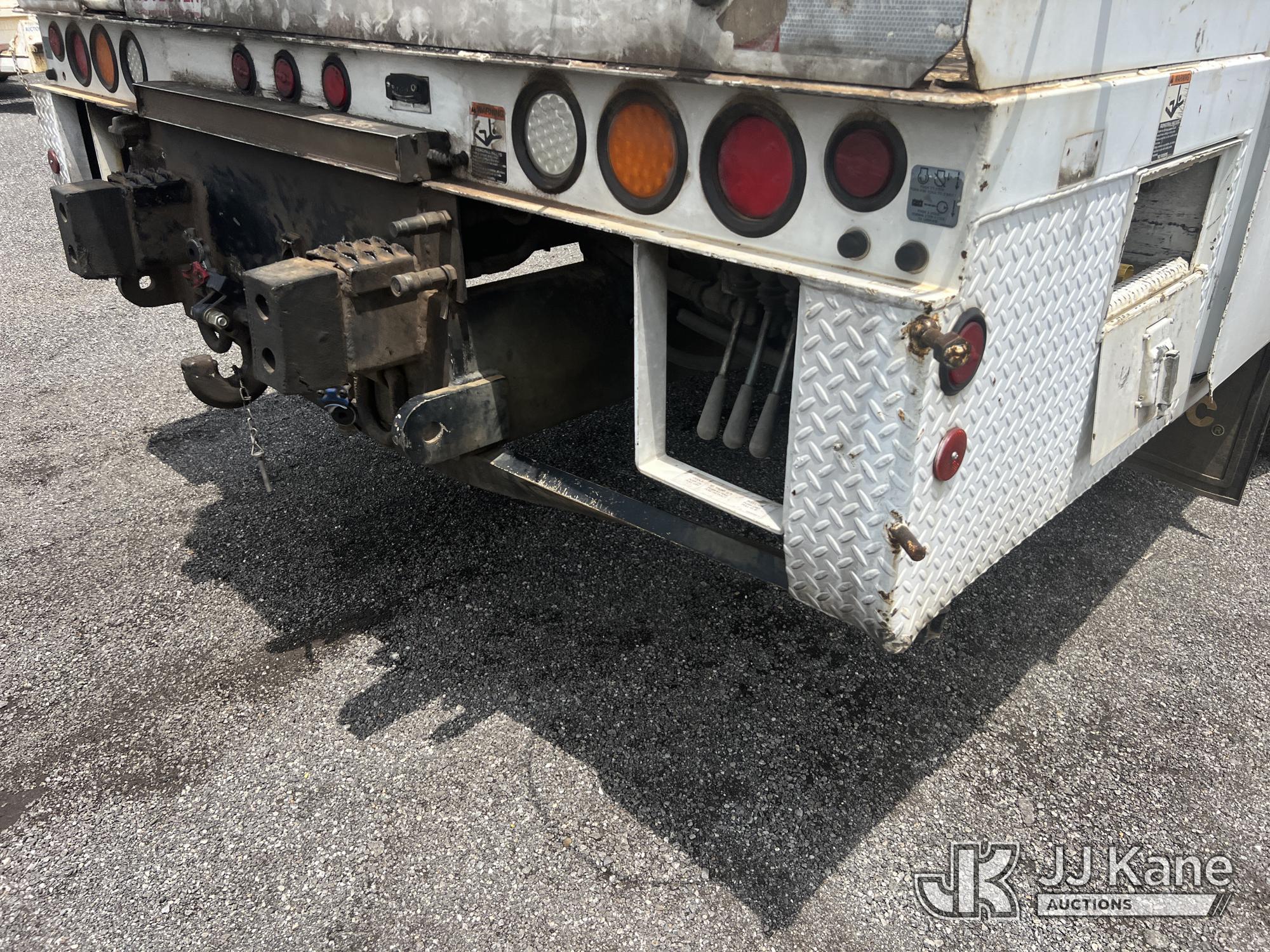 (Albertville, AL) Altec ALB-50M, Telescopic Material Handling Bucket Truck mounted behind cab on 201