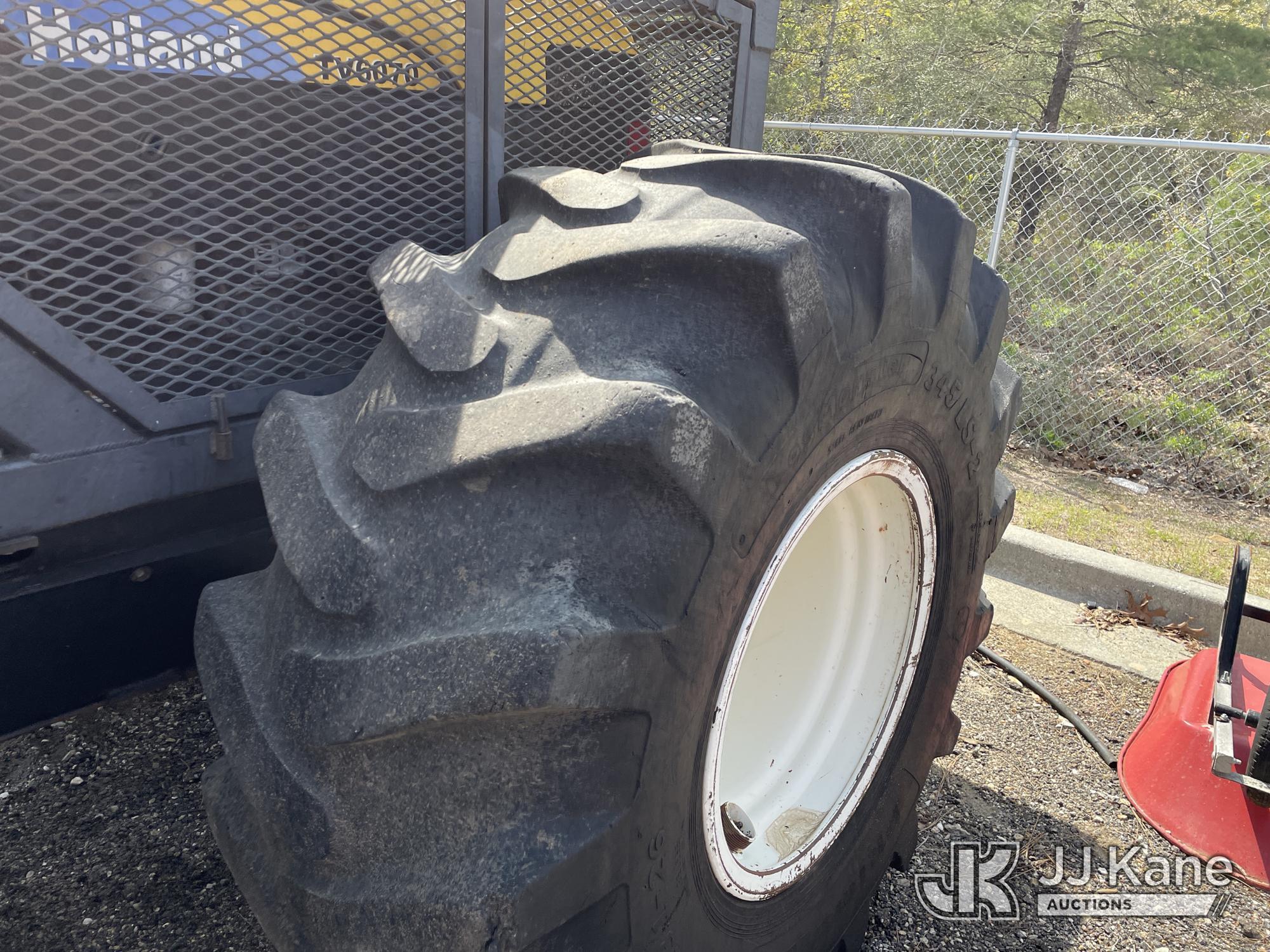 (Defuniak Springs, FL) 2014 New Holland TV6070 4x4 Utility Tractor, (Utility Owned) Runs & Operates,