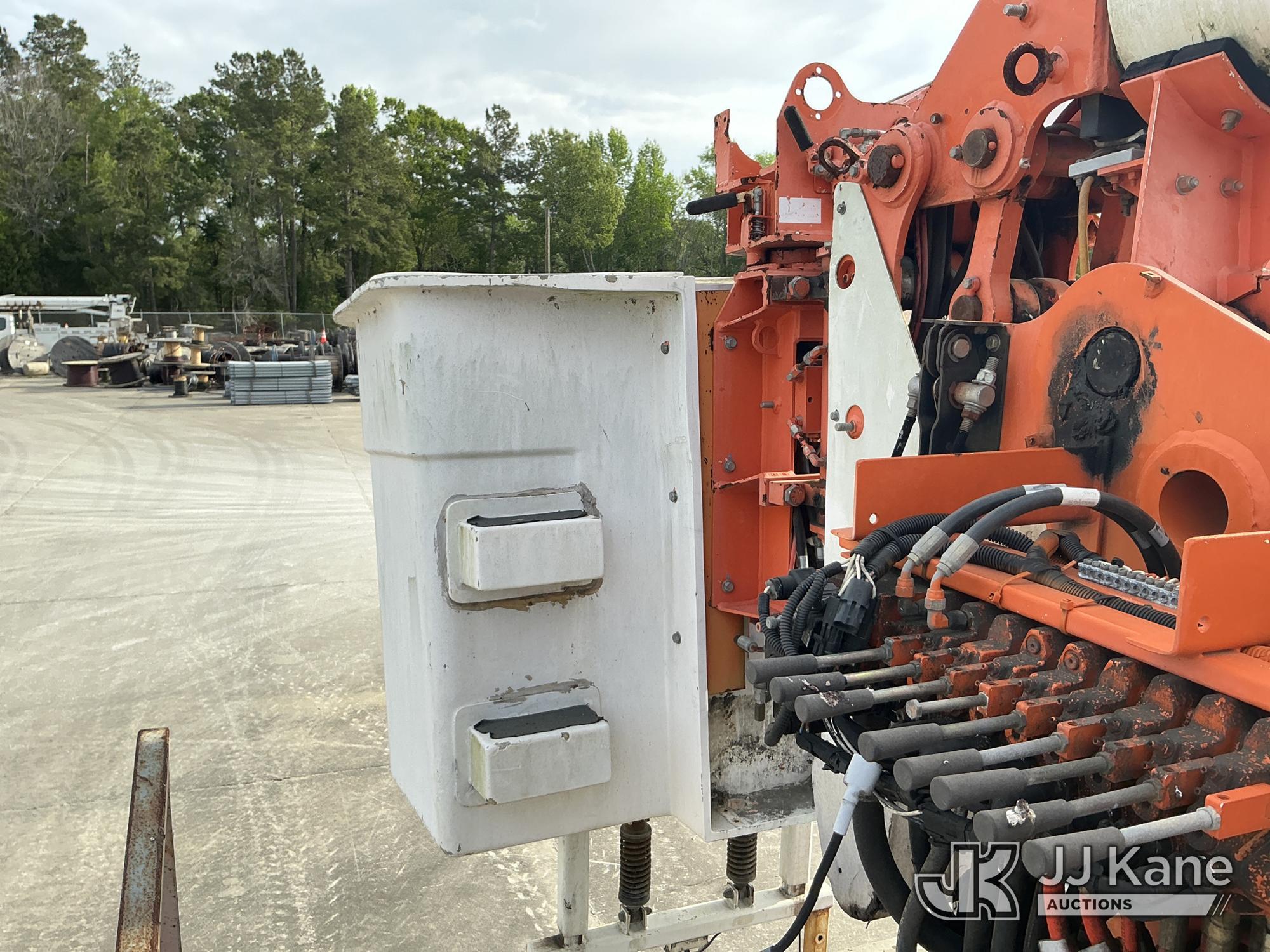 (Moncks Corner, SC) Altec AH100, Articulating & Telescopic Material Handling Bucket Truck rear mount
