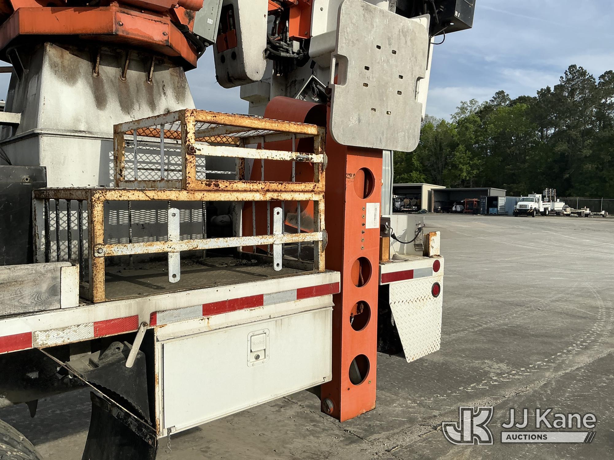 (Moncks Corner, SC) Altec AH100, Articulating & Telescopic Material Handling Bucket Truck rear mount