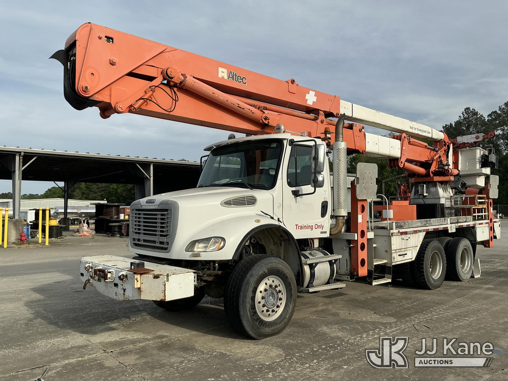(Moncks Corner, SC) Altec AH100, Articulating & Telescopic Material Handling Bucket Truck rear mount