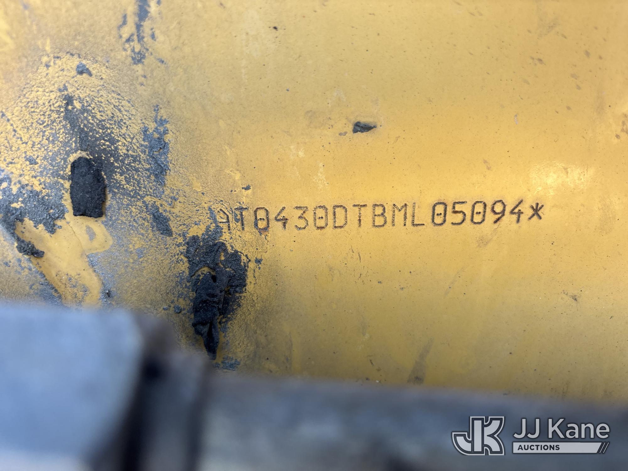 (Westlake, FL) 2005 Cat 430D Tractor Loader Backhoe Runs, Moves, & Operates) (Body & Paint Damage, I