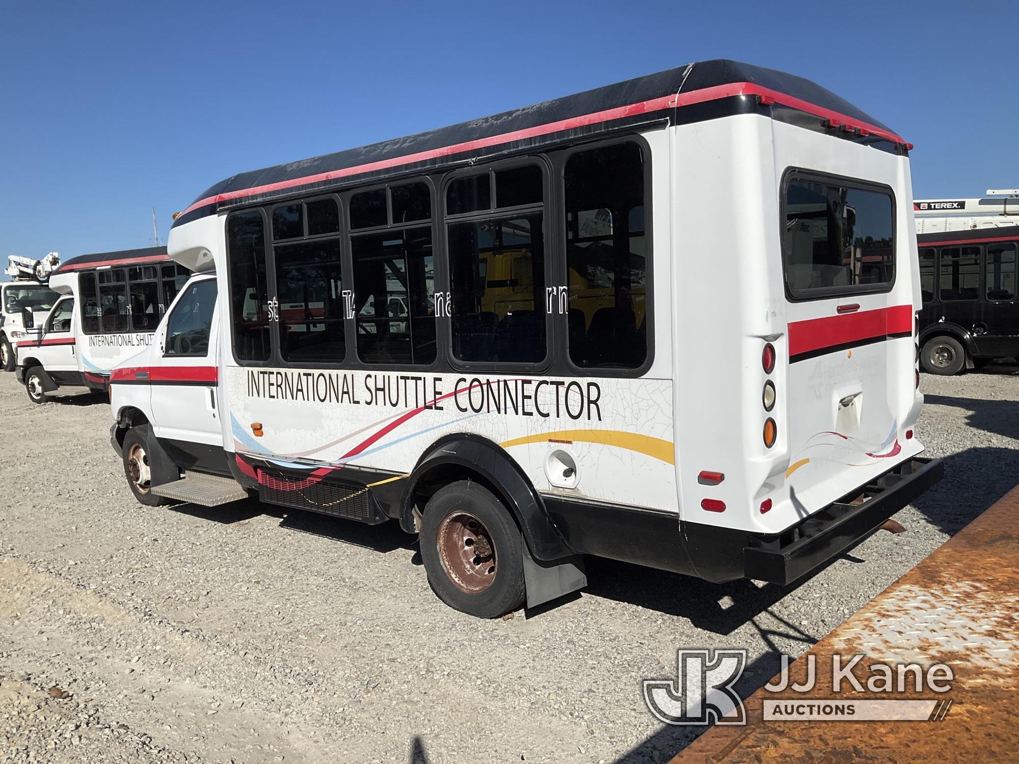 (Villa Rica, GA) 2006 Ford E350 Passenger Bus Not Running, Condition Unknown, Body/Paint Damage, Int