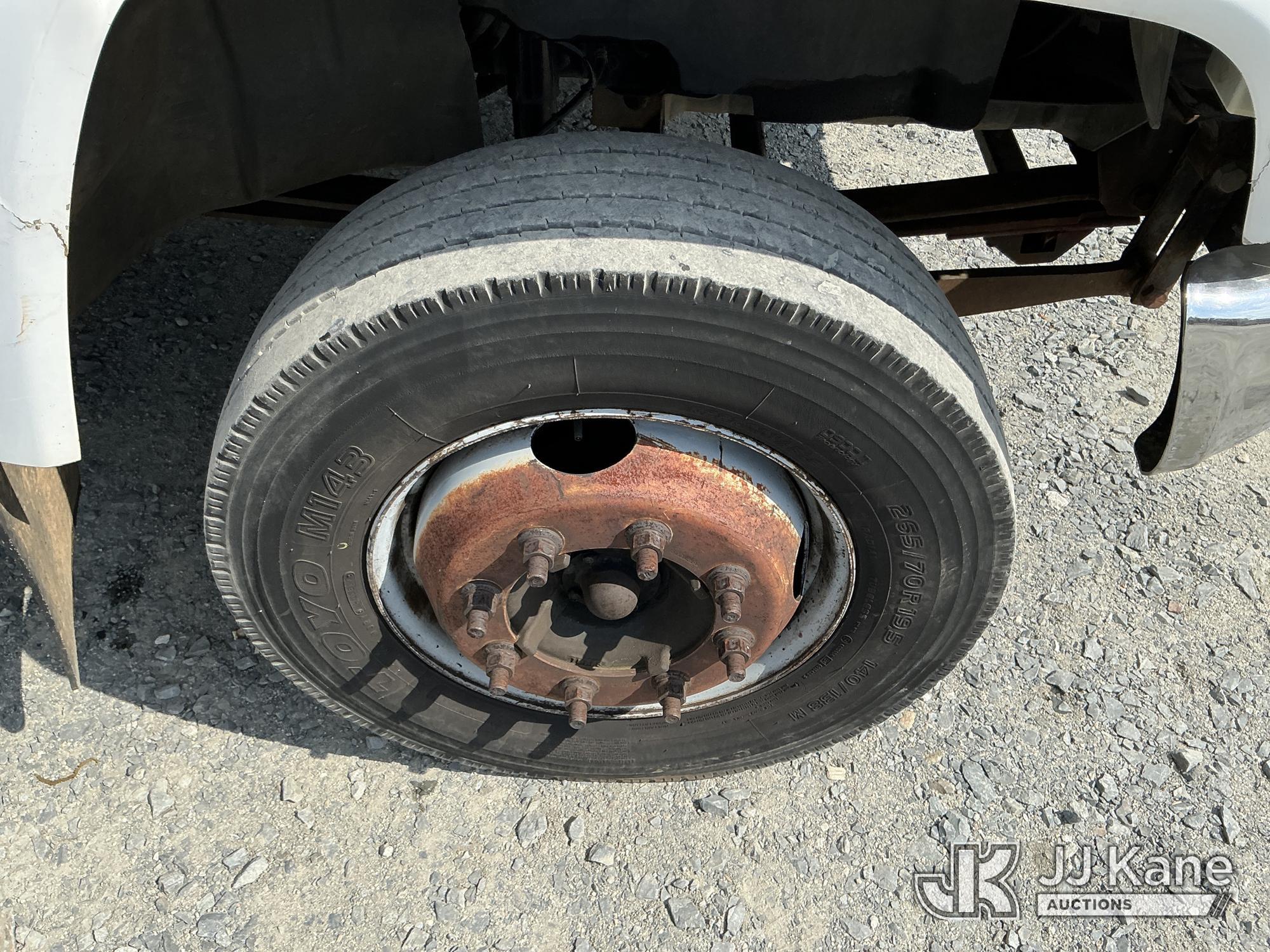 (China Grove, NC) 2008 GMC C5500 Service Truck Runs & Moves) (Check Engine Light On, Body Damage, Mi