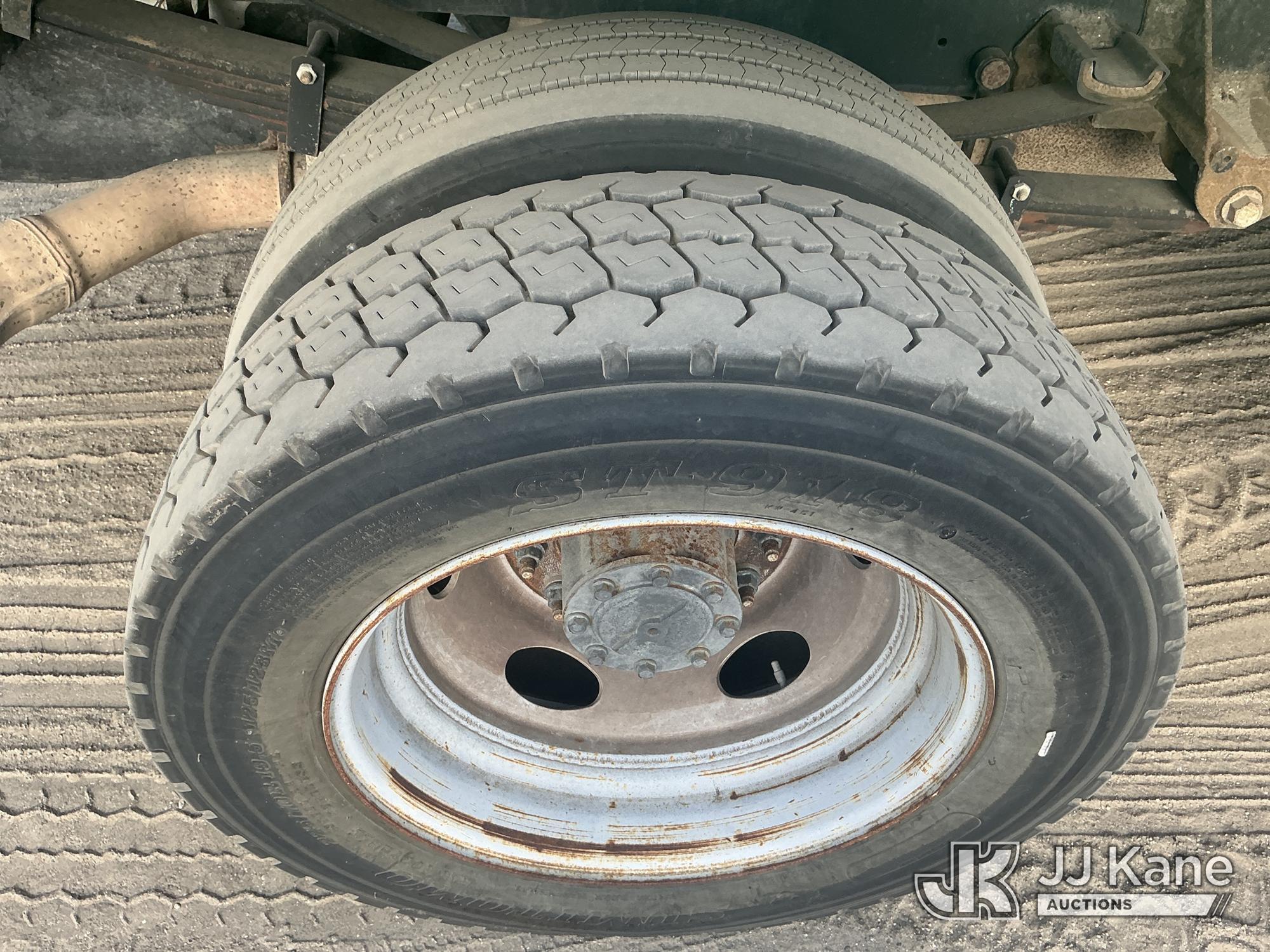 (Tampa, FL) 2017 Ford F550 Chipper Dump Truck Runs, Moves, & Operates) (Jump To Start, Check Engine