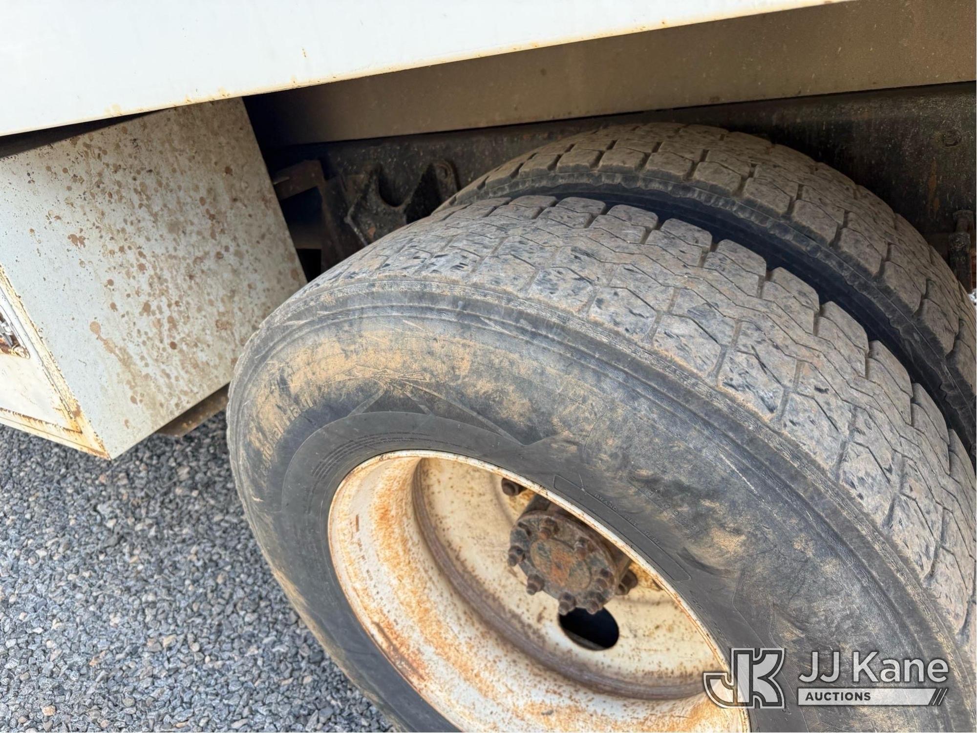 (Kodak, TN) 2008 Ford F750 Chipper Dump Truck Runs, Moves, Dump Operates, Body Damage