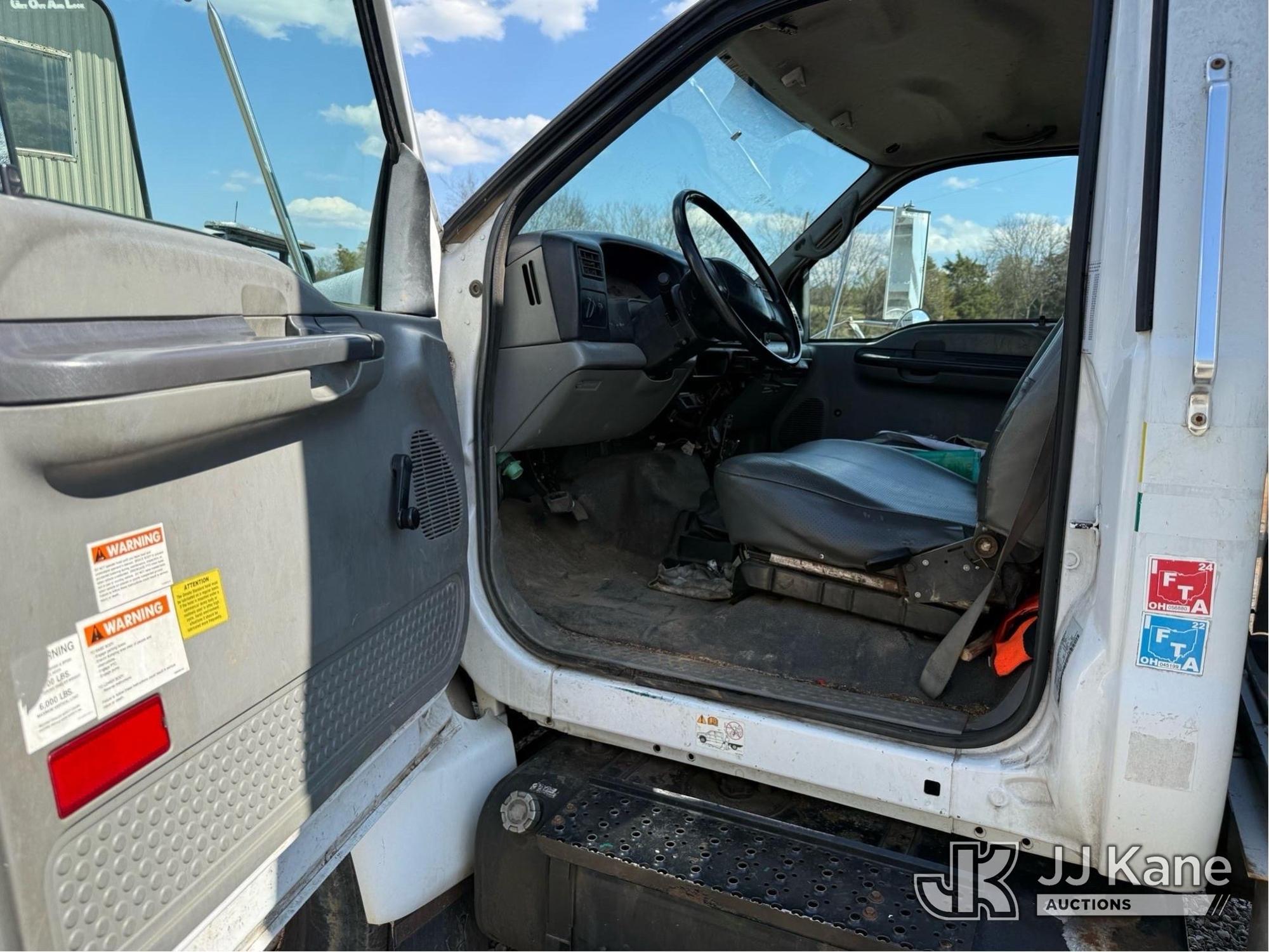 (Kodak, TN) 2008 Ford F750 Chipper Dump Truck Runs, Moves, Dump Operates, Body Damage