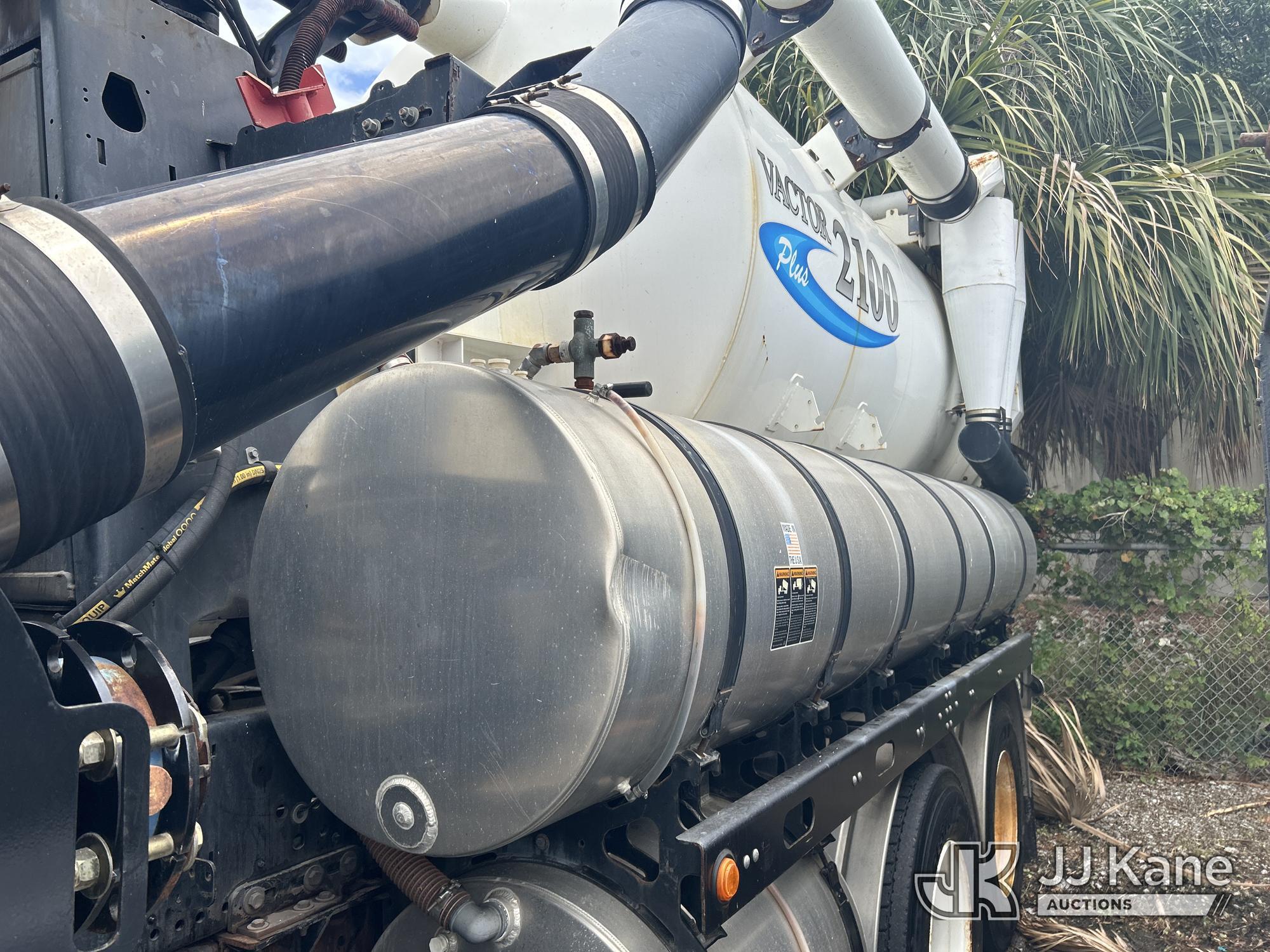 (West Palm Beach, FL) Vactor 2100, Vactor Unit mounted on 2013 International 7500 T/A Vacuum Excavat