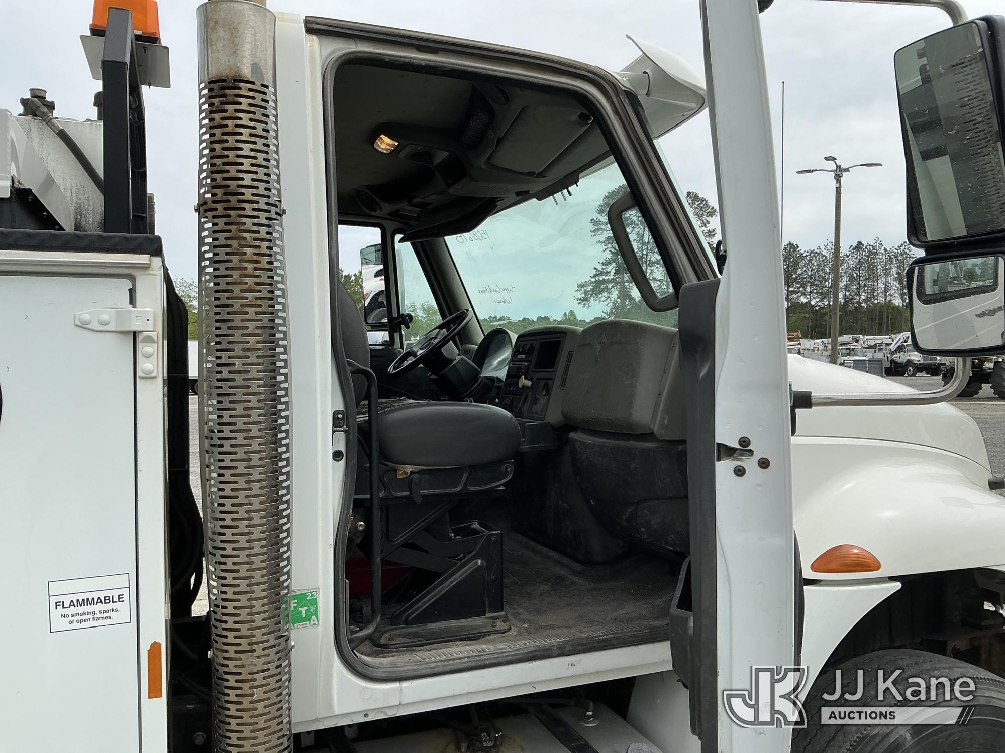 (China Grove, NC) 2014 International 4400 Mechanics Truck Runs & Moves) (Crane Not Operating, Compre