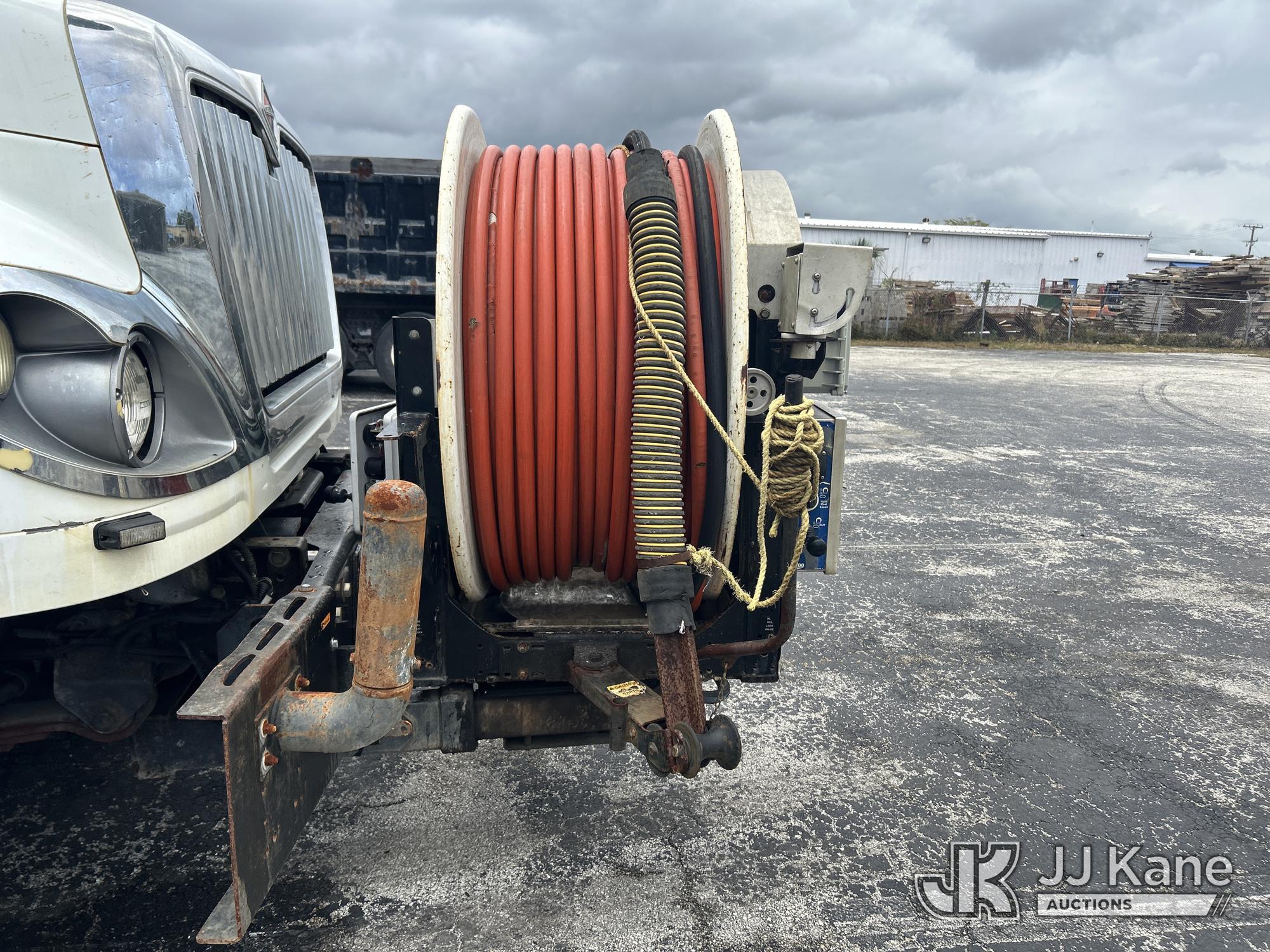 (West Palm Beach, FL) Vactor 2100, Vactor Unit mounted on 2013 International 7500 T/A Vacuum Excavat