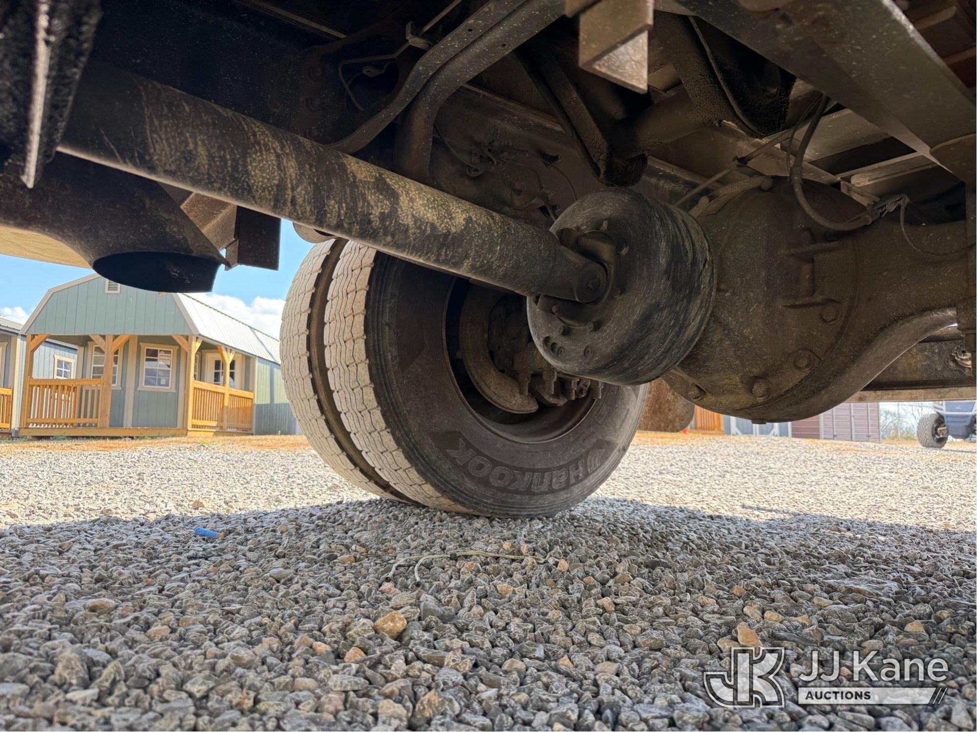 (Kodak, TN) 2008 Ford F750 Chipper Dump Truck Runs, Moves, Dump Operates, Body Damage