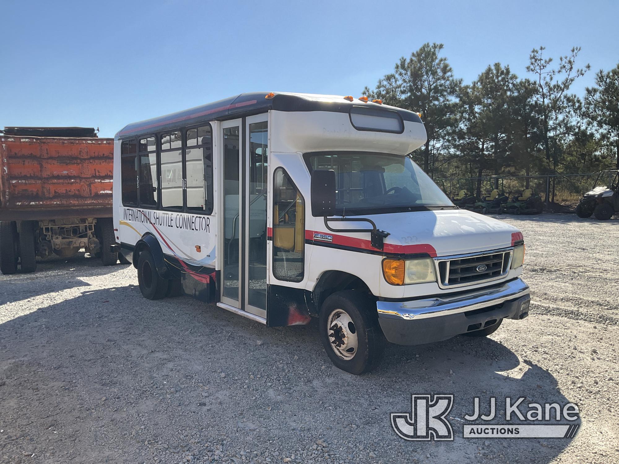 (Villa Rica, GA) 2006 Ford E350 Passenger Bus Not Running, Condition Unknown, Body/Paint Damage, Int