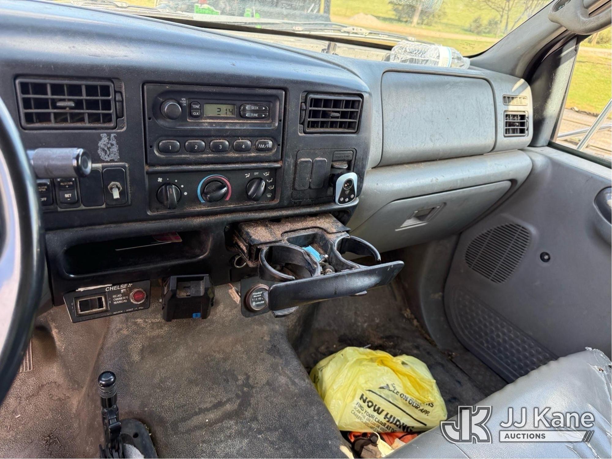 (Kodak, TN) 2008 Ford F750 Chipper Dump Truck Runs, Moves, Dump Operates, Body Damage