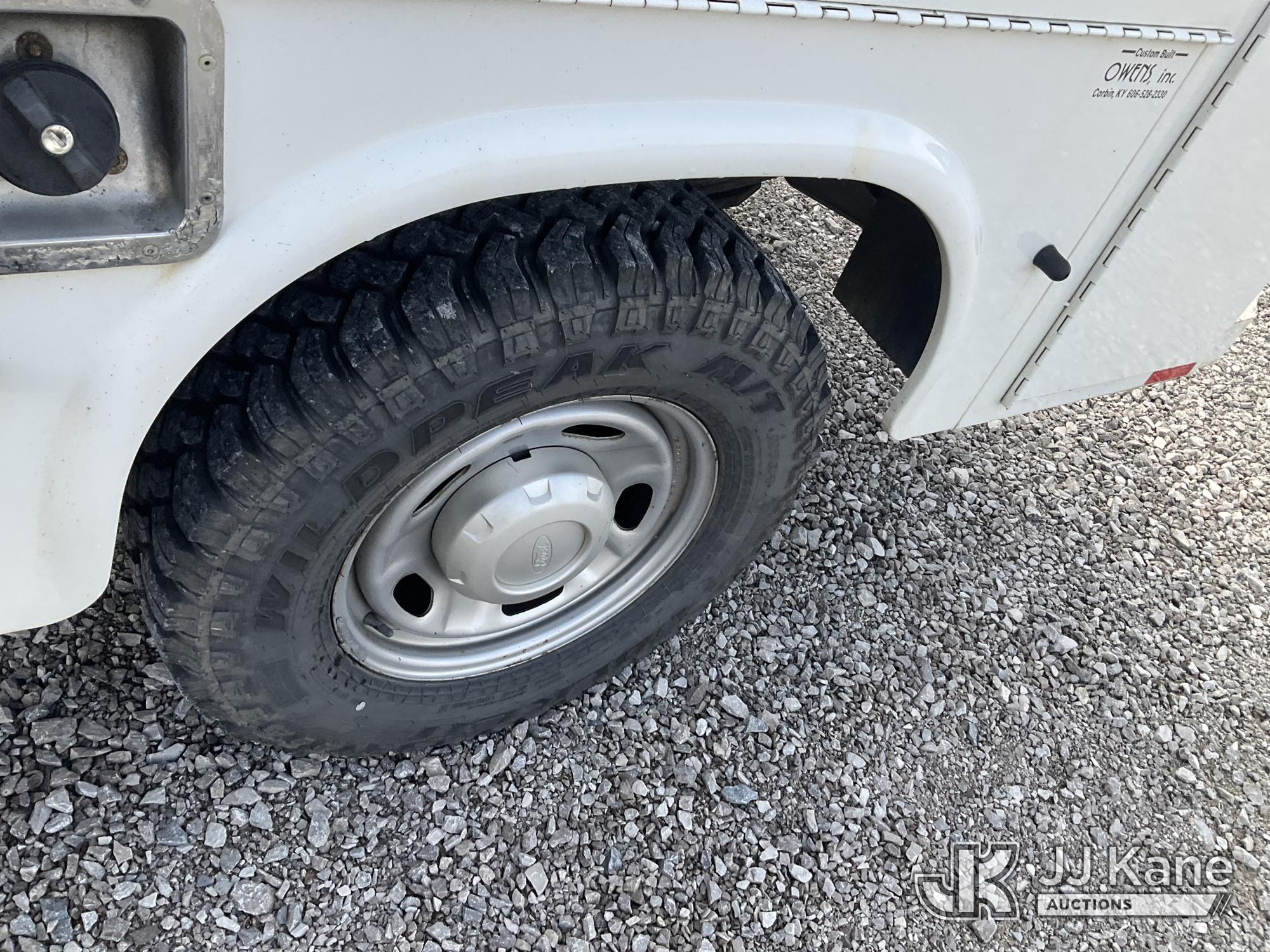 (Verona, KY) 2015 Ford F250 4x4 Service Truck Runs & Moves) (Rust Damage